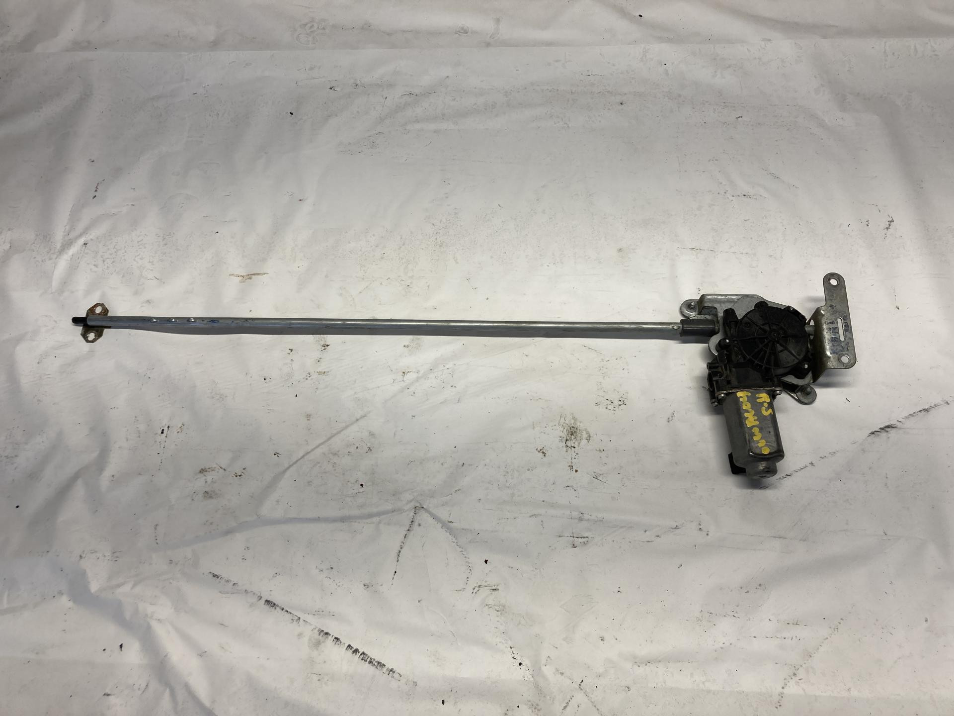 Freightliner COLUMBIA 120 Front Door Window Regulator for Sale