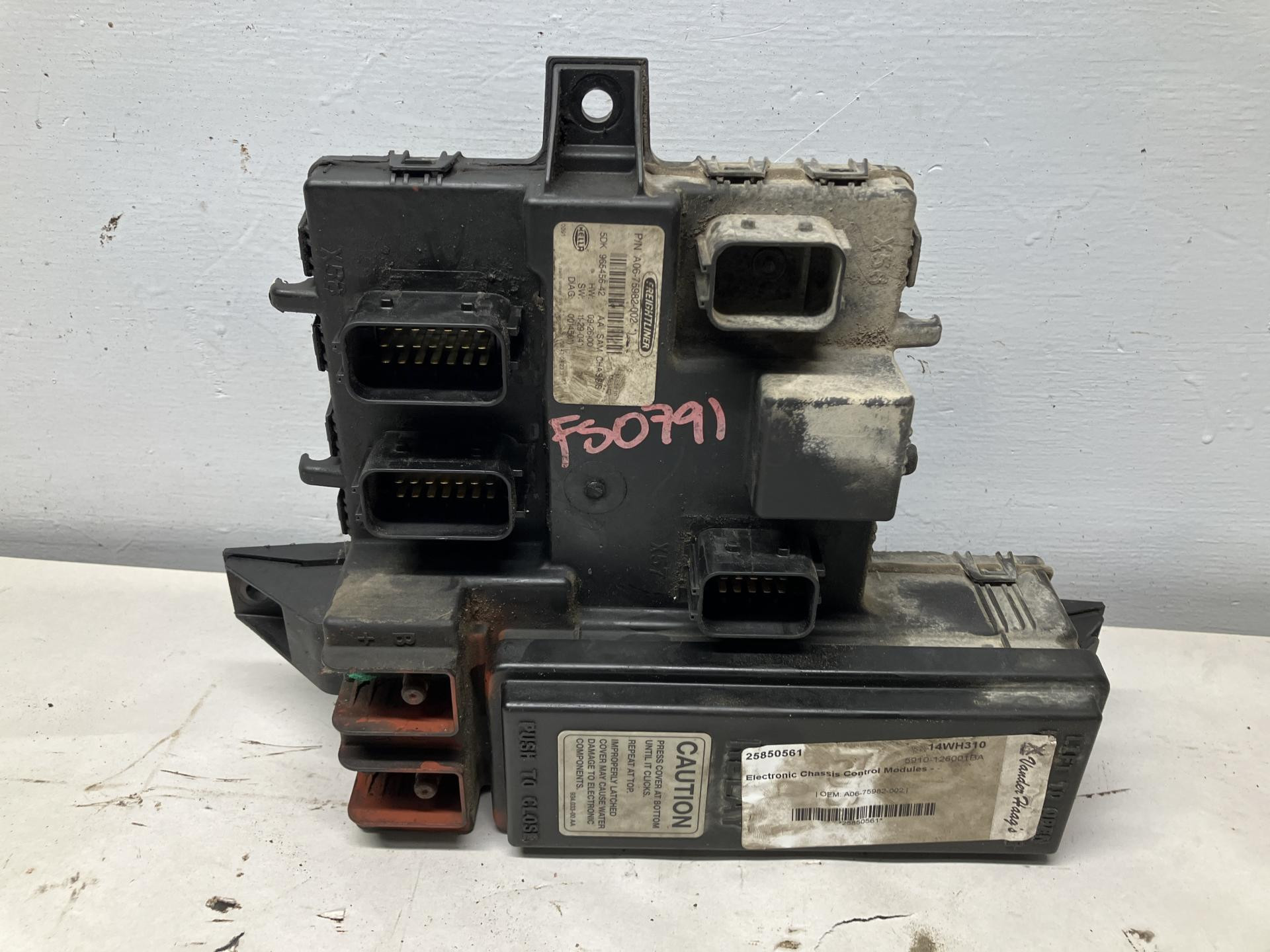 A06-75982-002 | Freightliner CASCADIA Electronic Chassis