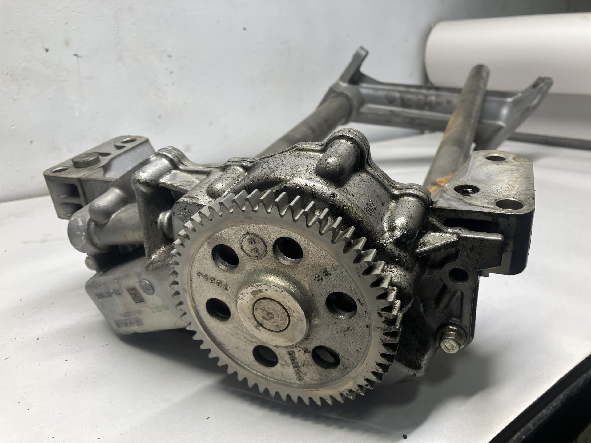 Paccar MX13 Oil Pump for Sale