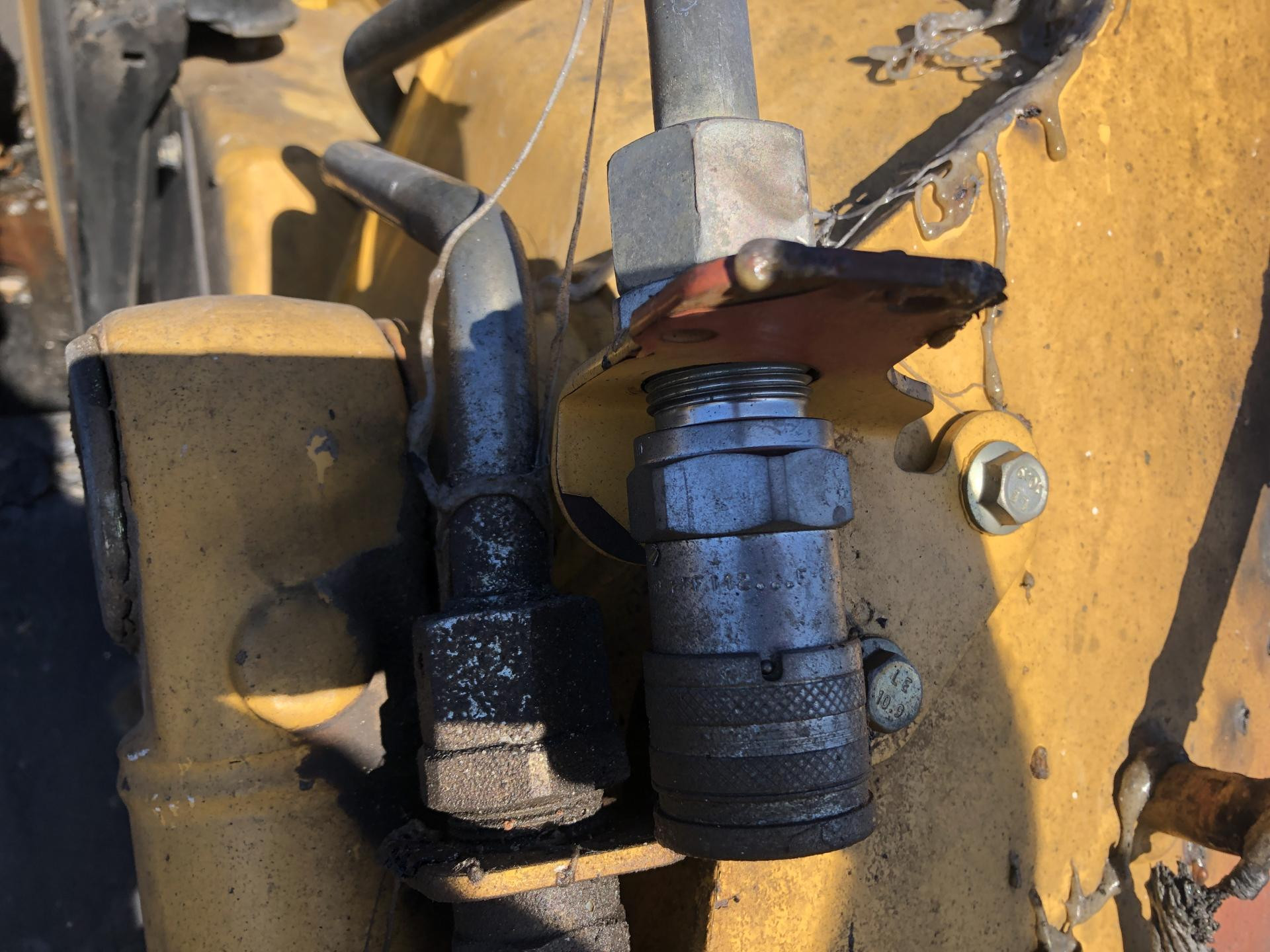 John Deere 260 Equip Auxiliary Coupler for Sale
