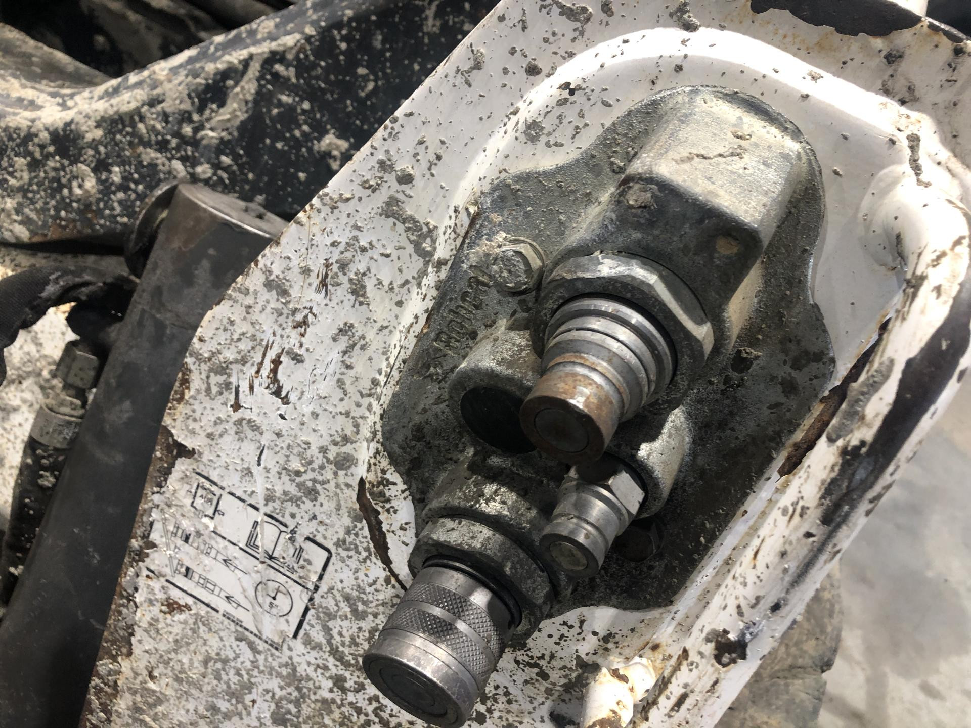 7246784 | Bobcat S510 Equip Auxiliary Coupler for Sale