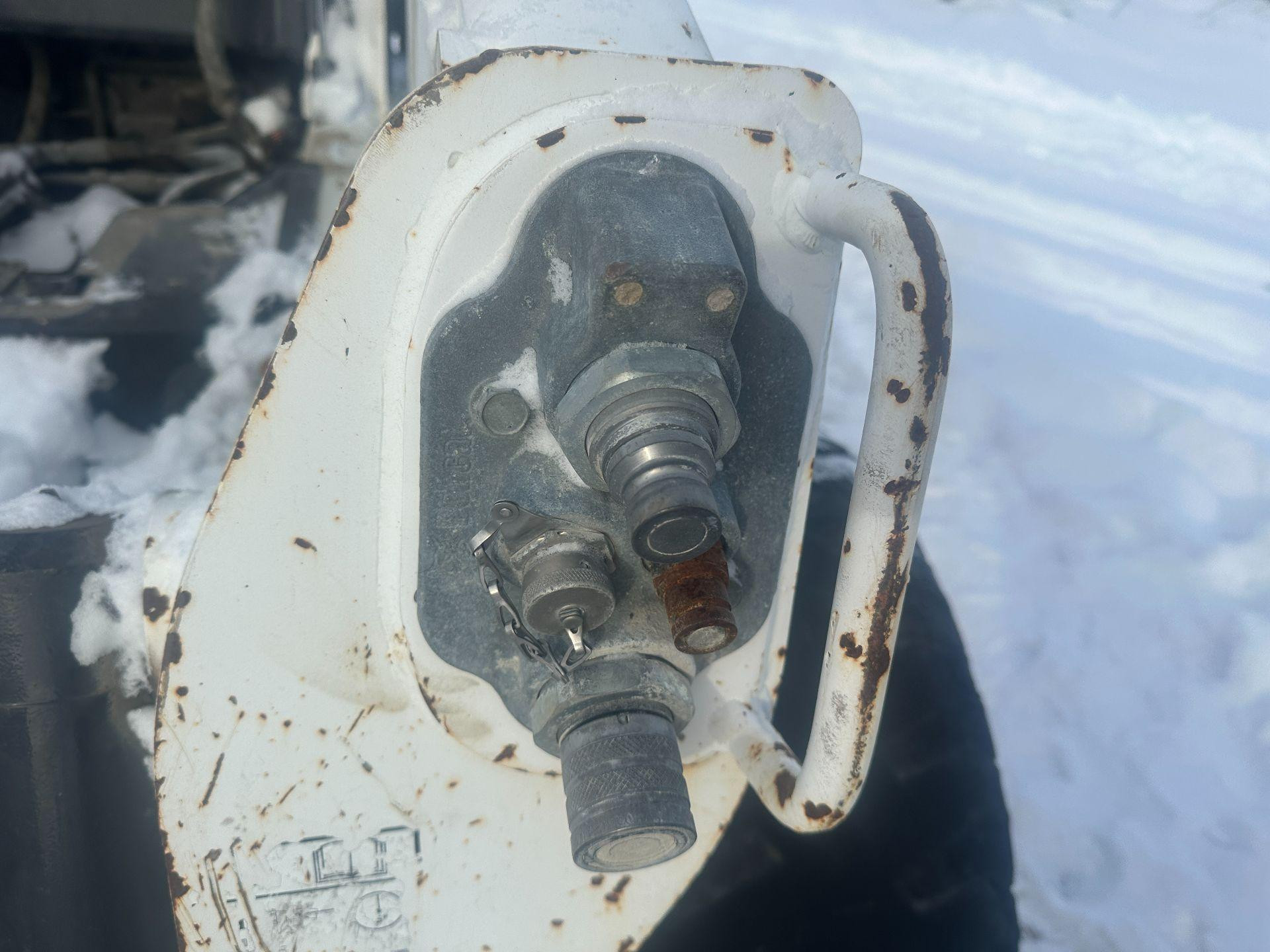 7246784 | Bobcat S650 Equip Auxiliary Coupler for Sale