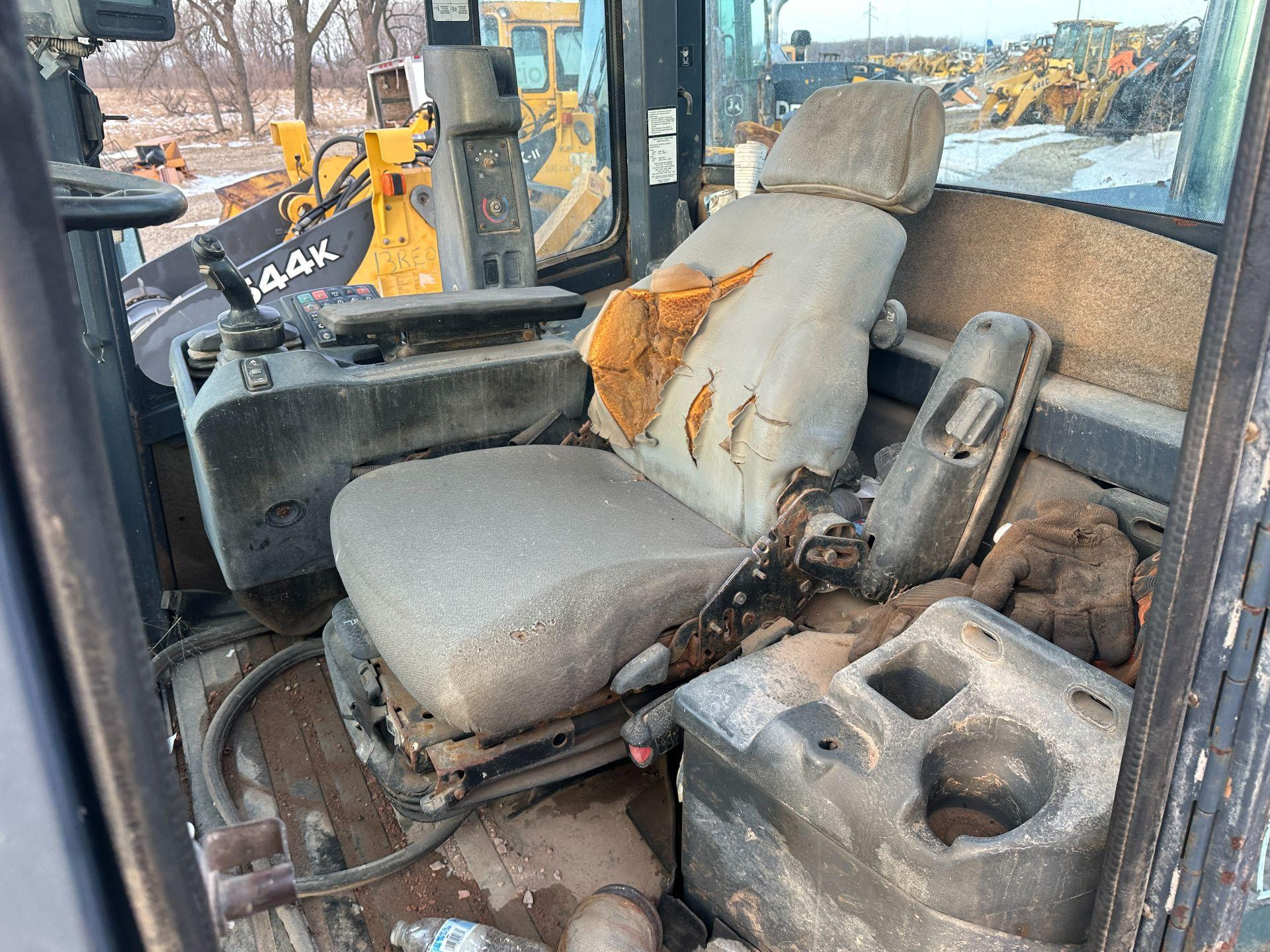 AT372232 | John Deere 524K II Cab Assembly for Sale