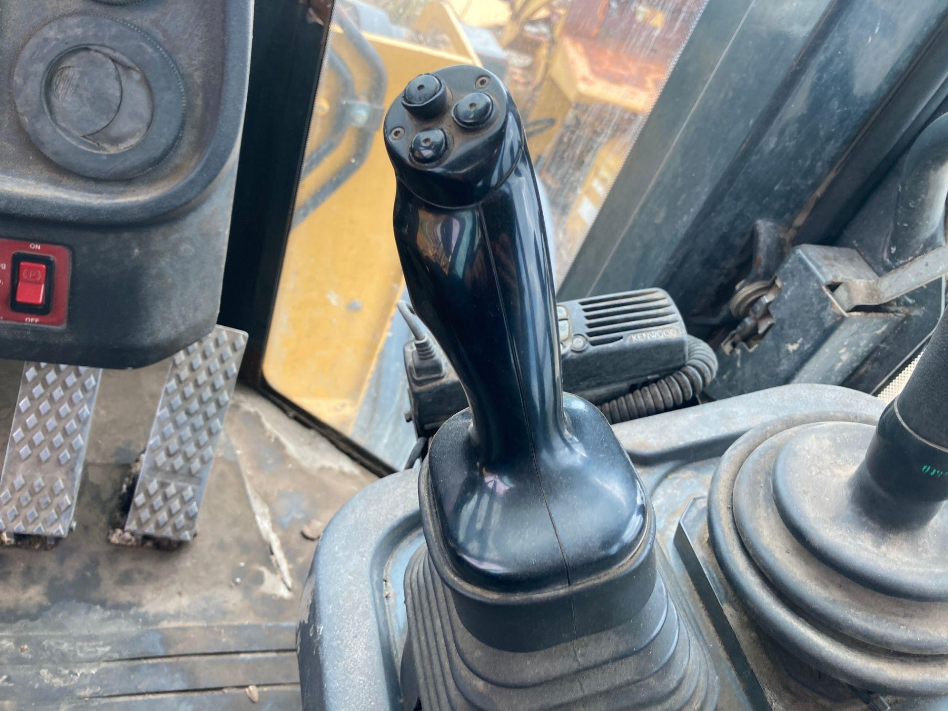 AT488662 | John Deere 624J Controls for Sale