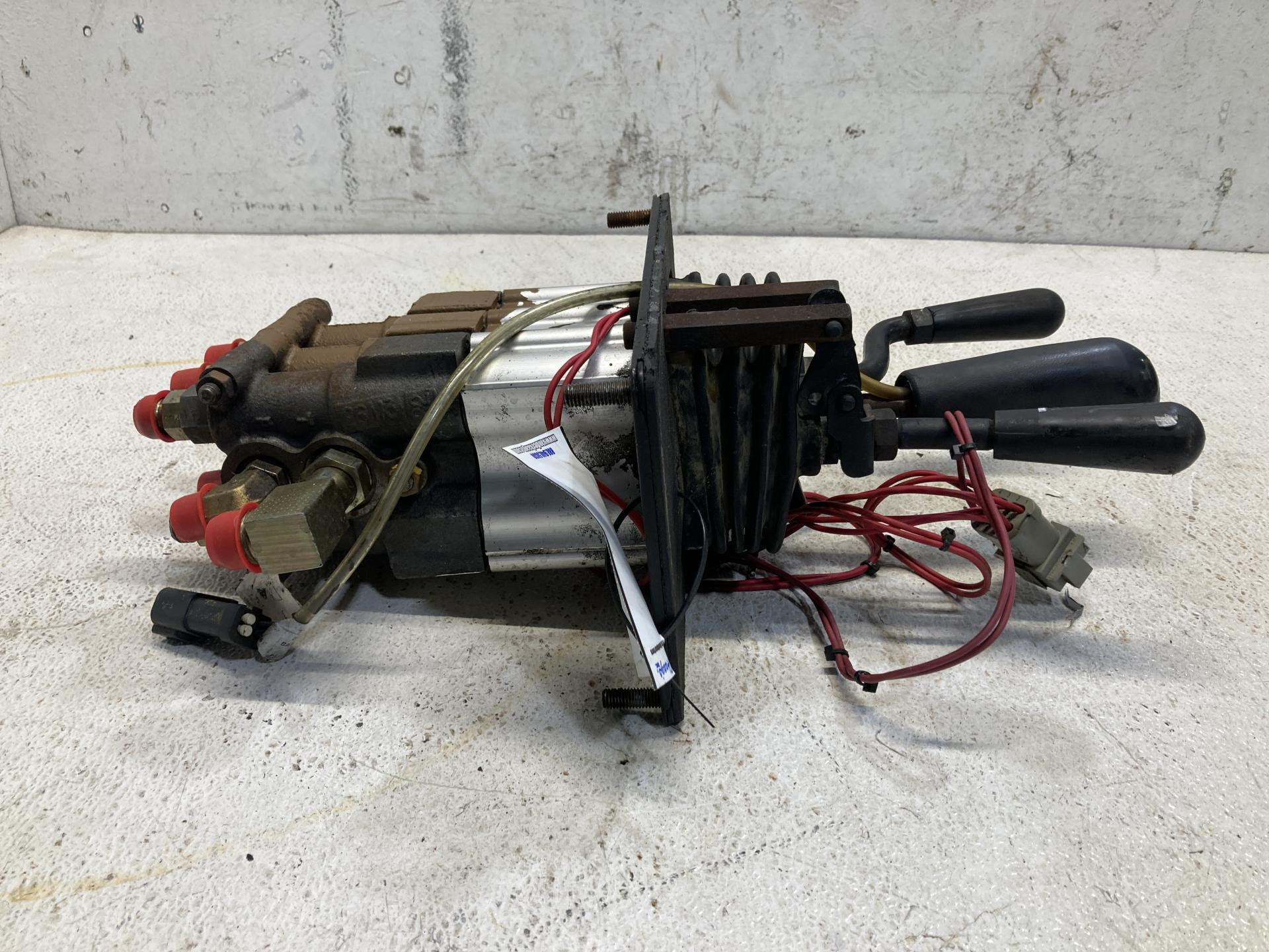 CAT 938G Controls for Sale