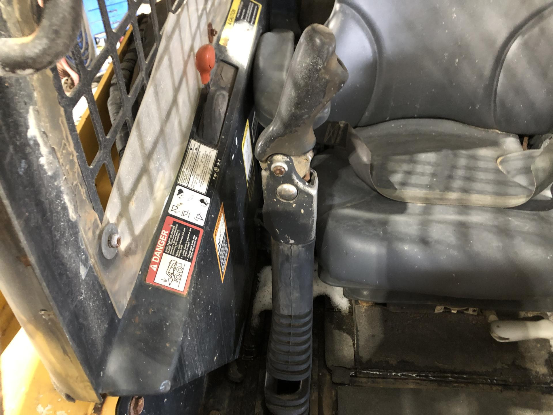 AT321230 | John Deere CT332 Controls for Sale