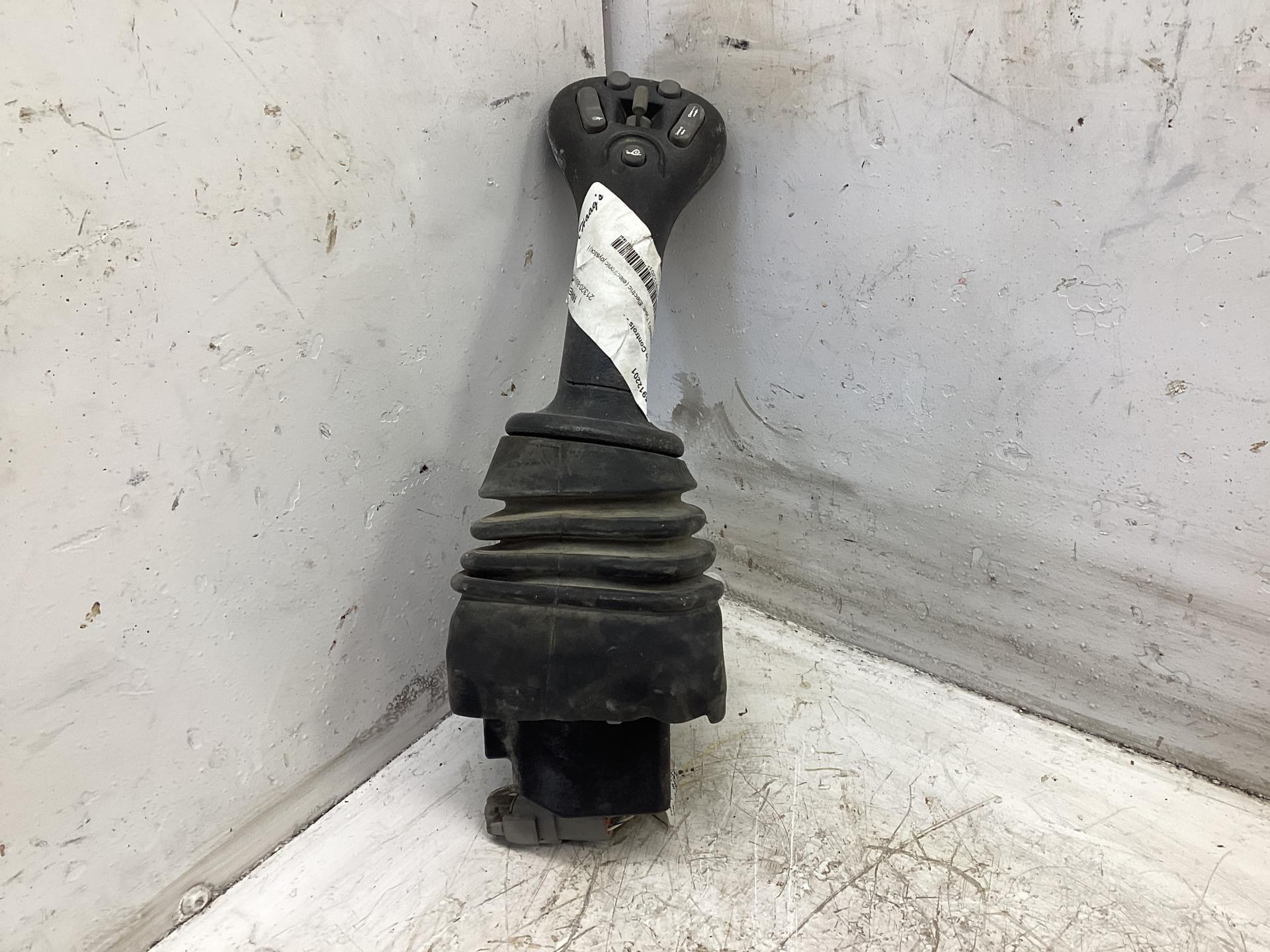 7395940 | Bobcat T650 Controls for Sale