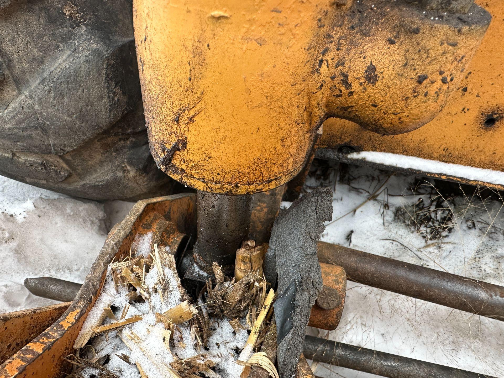 G103407 | Case 1838 Hydraulic Cylinder for Sale