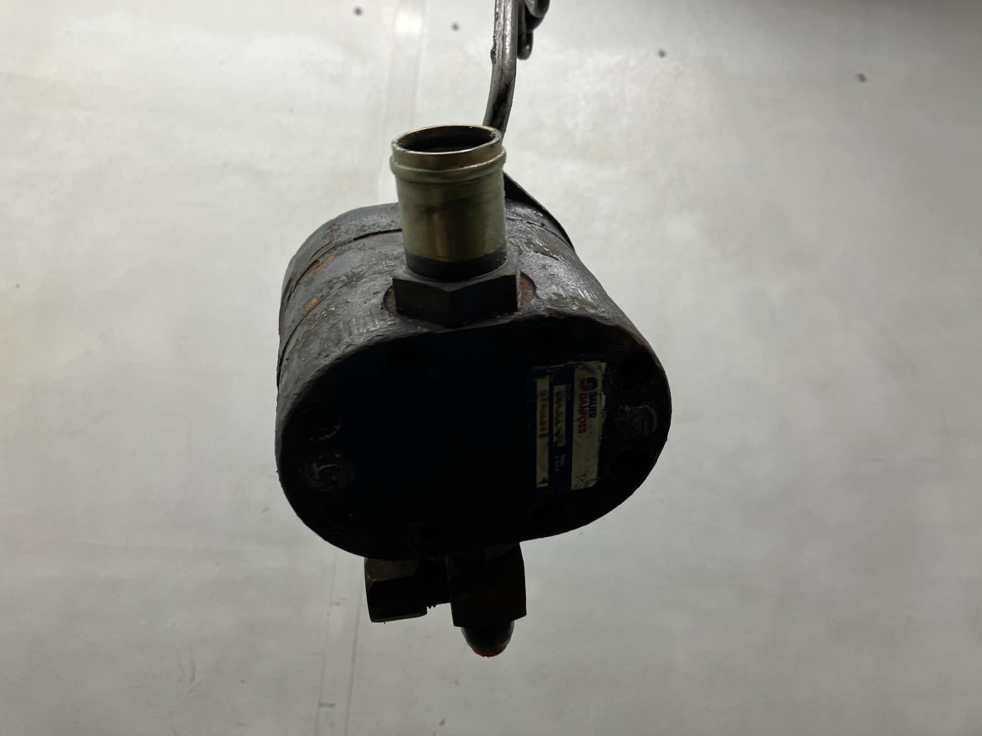 298851A2 | Case 60XT Hydraulic Pump for Sale