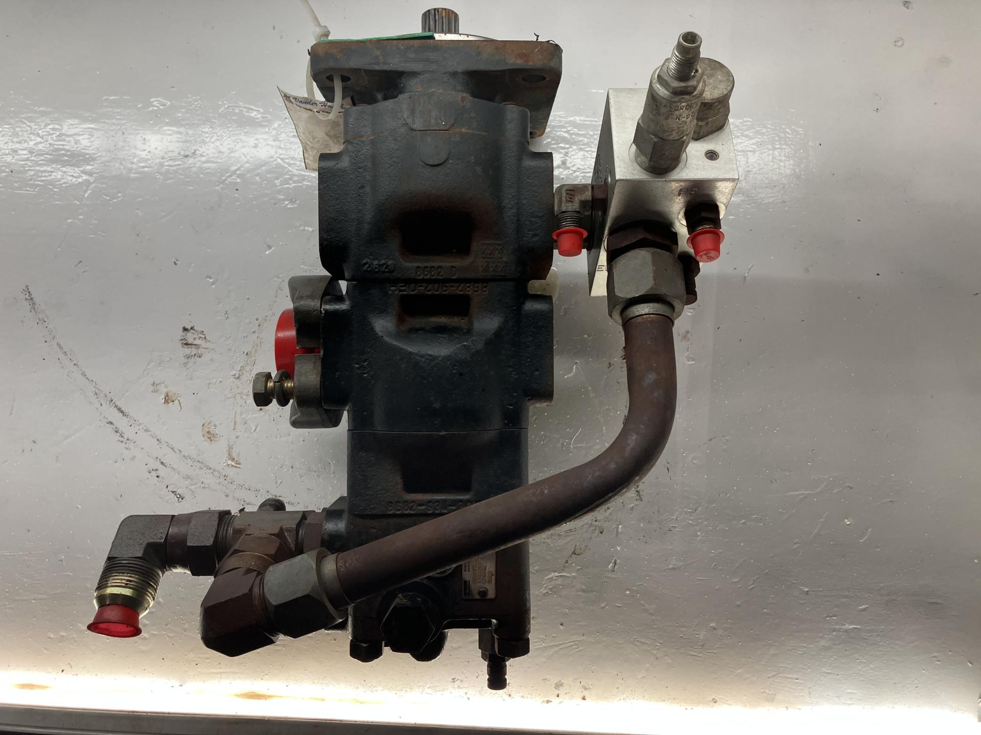 L69571 | Gehl DL12H-40 Hydraulic Pump for Sale