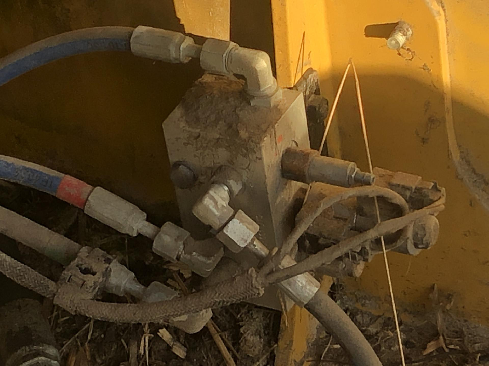 499-9329 | CAT 242D3 Hydraulic Valve for Sale