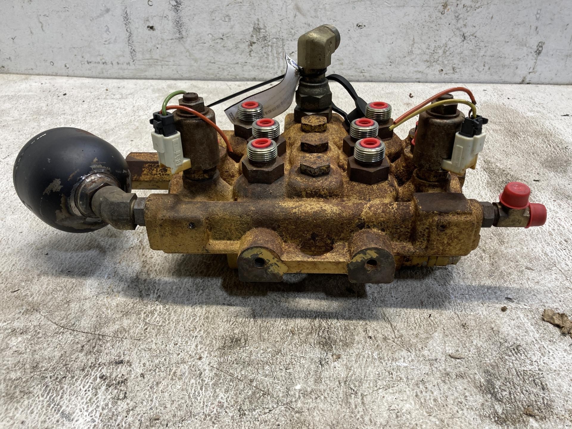 216-6169 | CAT 277 Hydraulic Valve for Sale