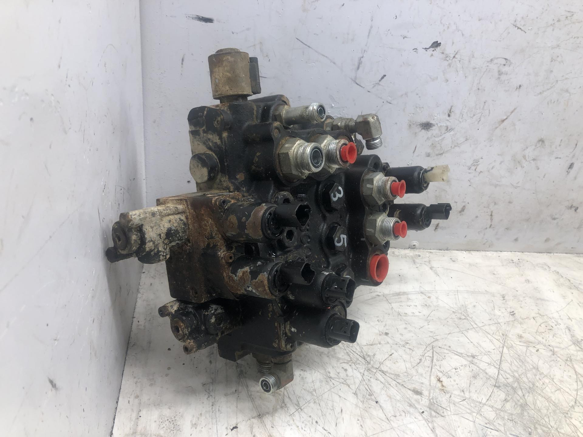 John Deere 319D Hydraulic Valve for Sale