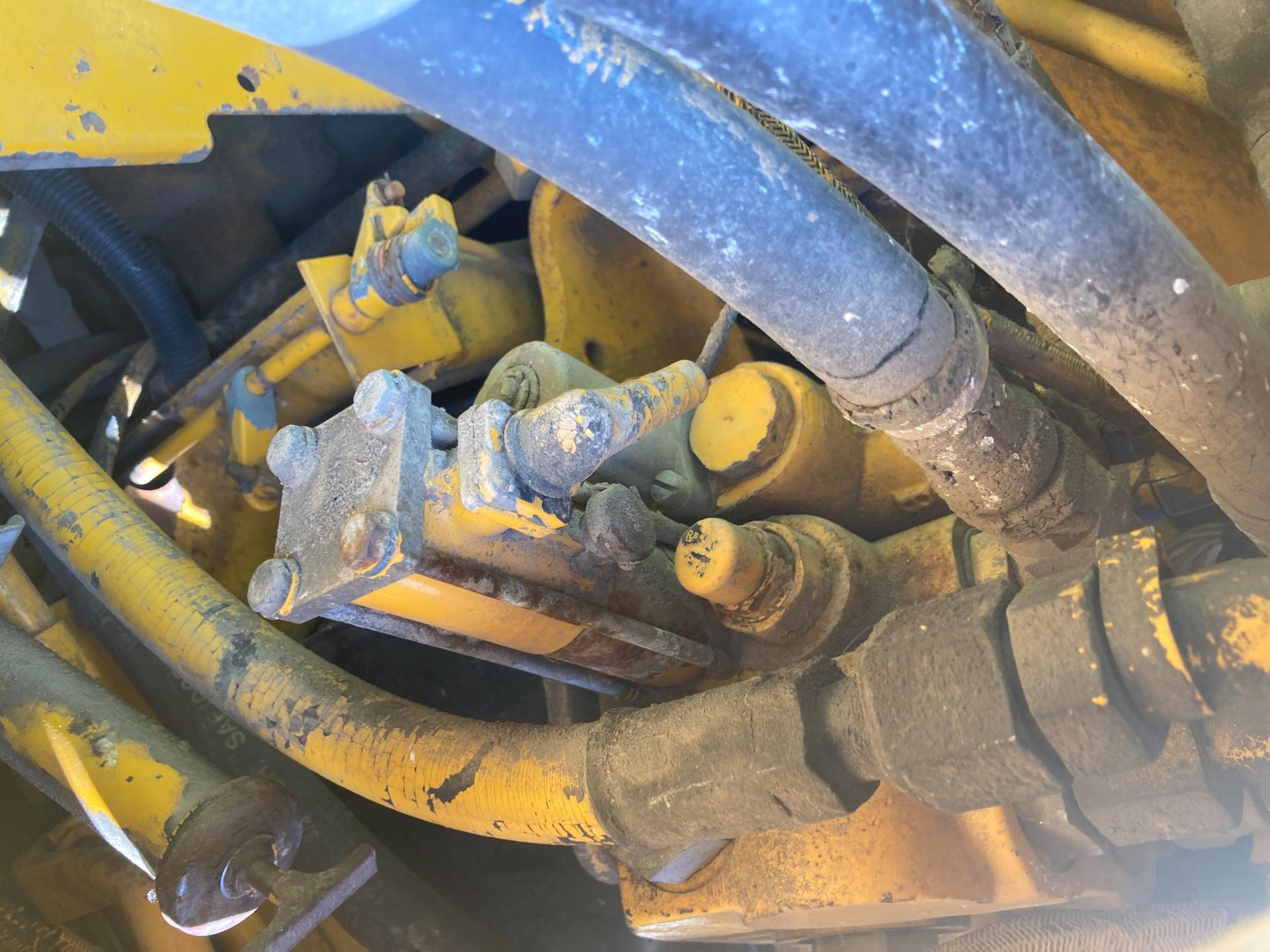 John Deere 410B Hydraulic Valve for Sale