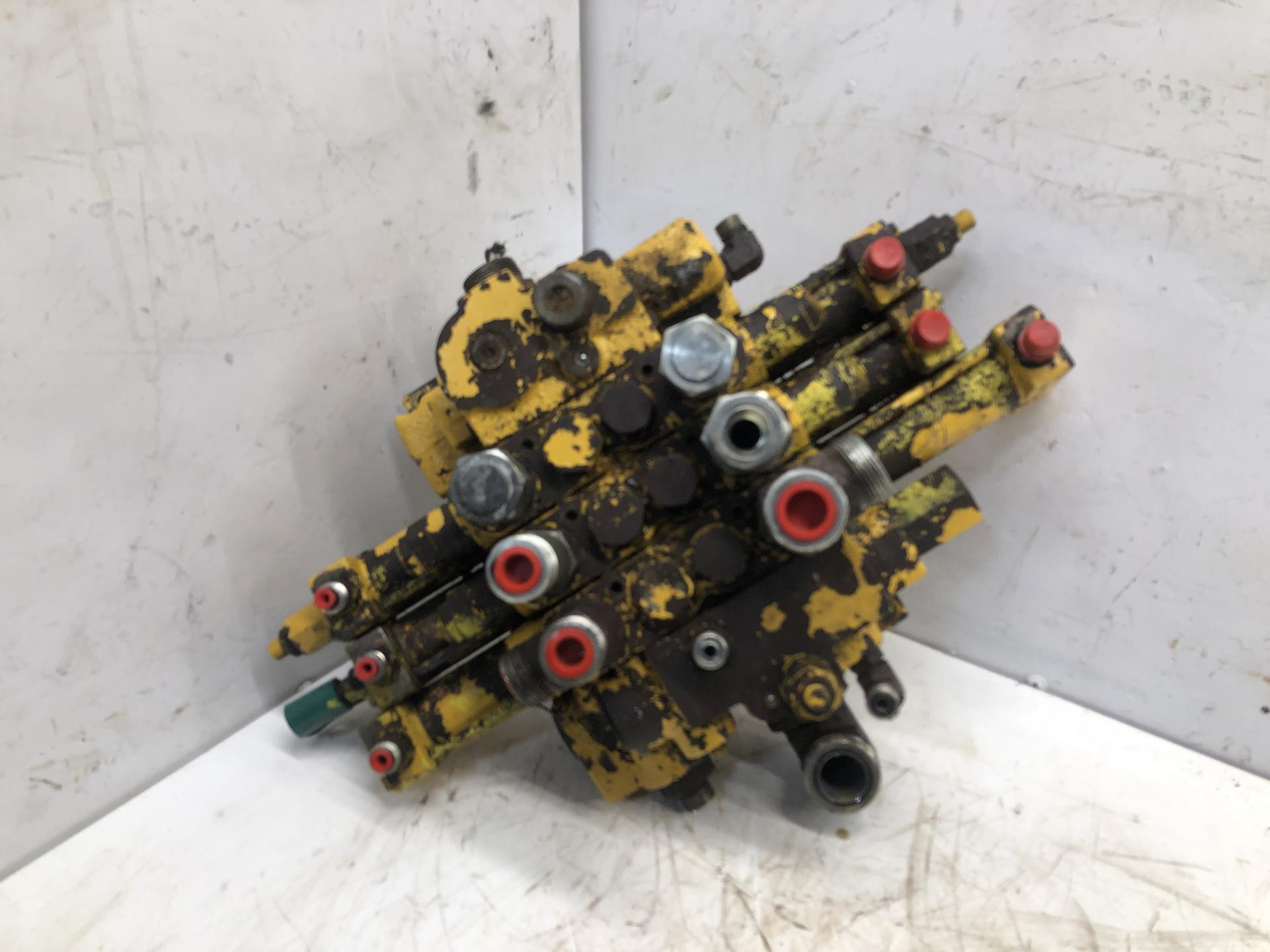 AT308388 | John Deere 544K Hydraulic Valve for Sale