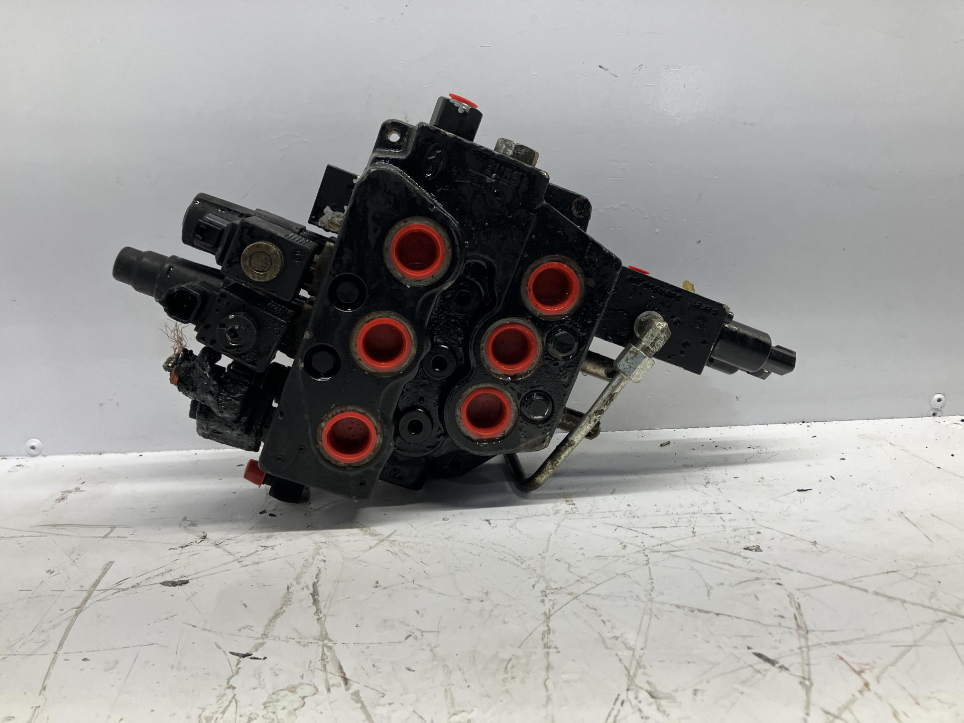 47735211 | Case SV280 Hydraulic Valve for Sale