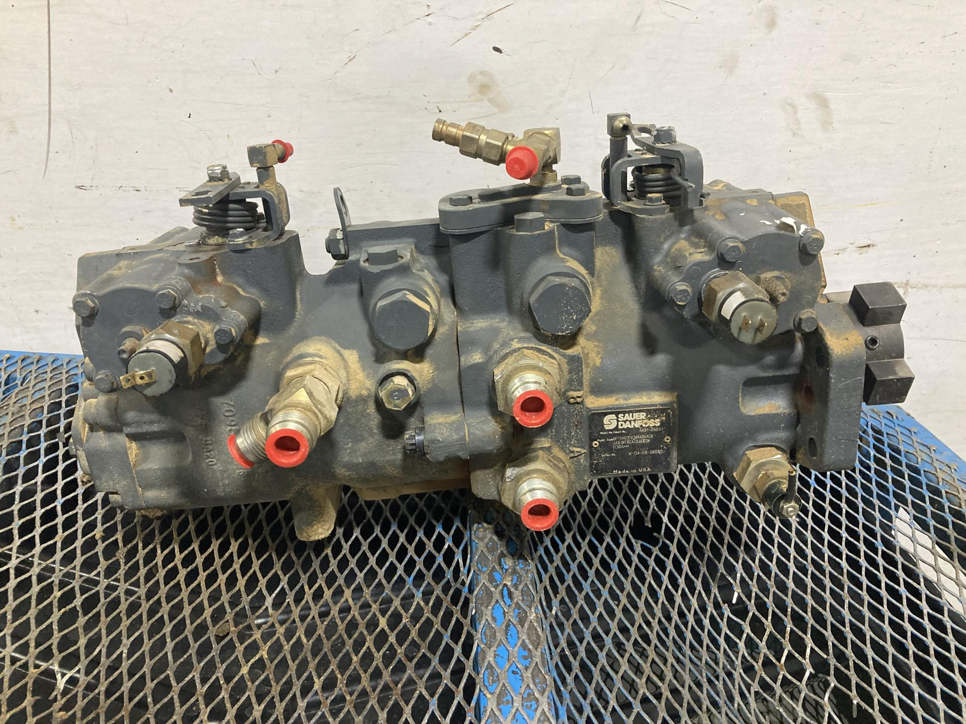 Case 40XT Equip Hydrostatic Pump for Sale