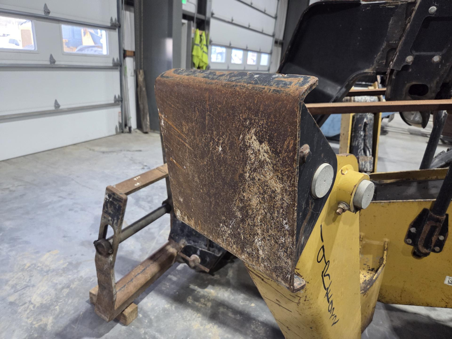 474-3807 | CAT TL943D Outrigger for Sale