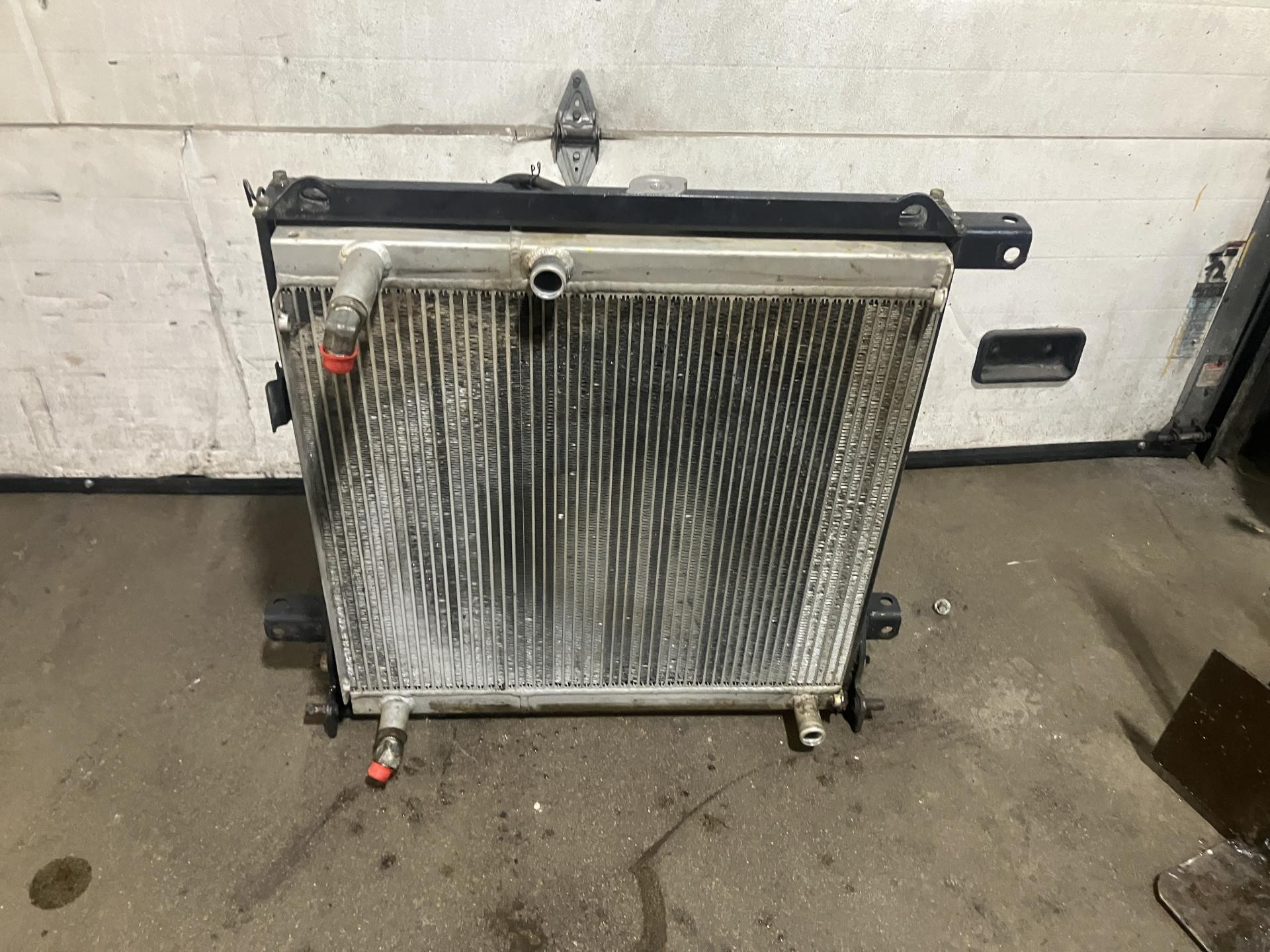 V195sp60 Radiator Kubota SVL95-2S Radiator for Sale