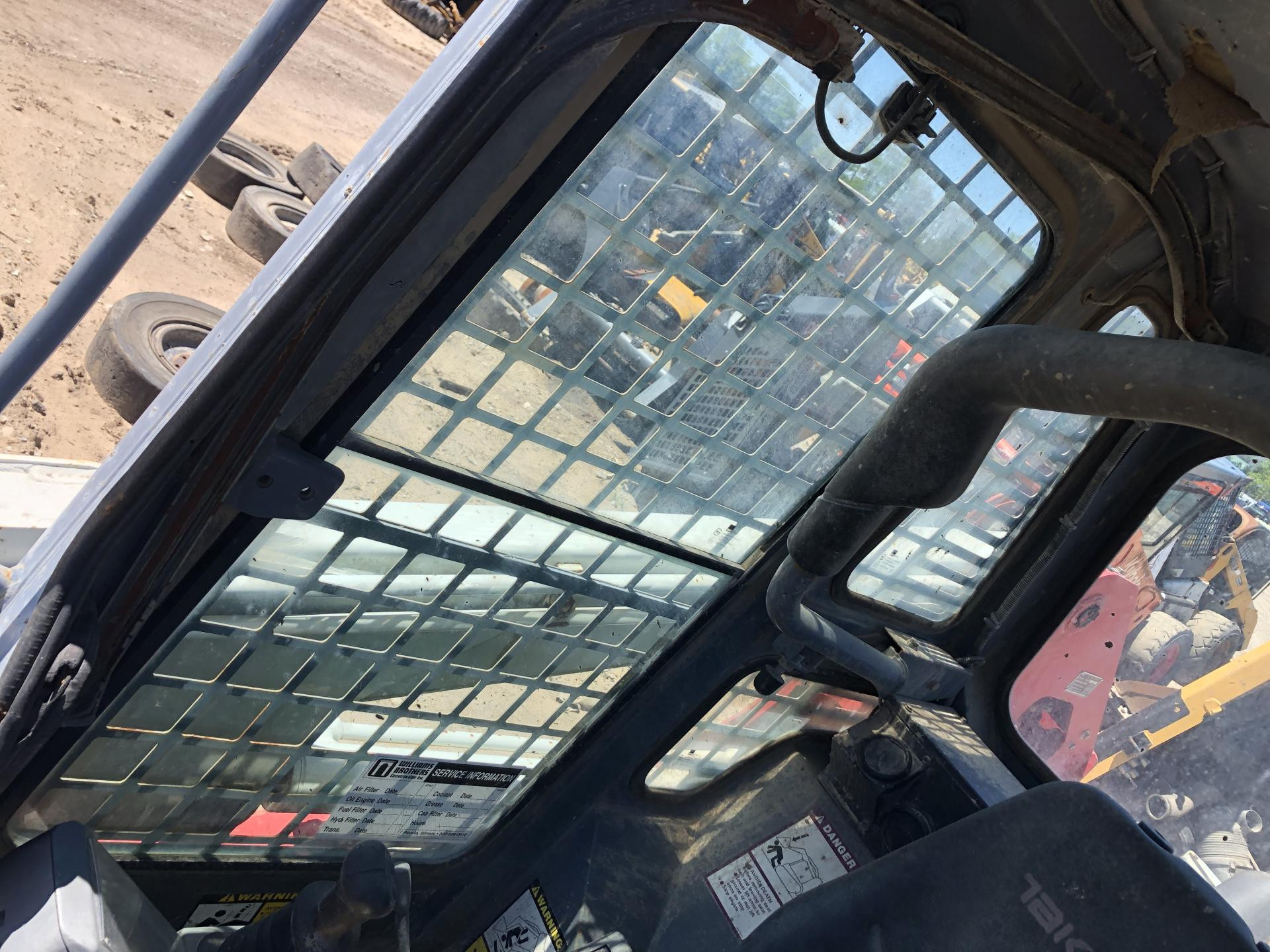 1653916320 | Takeuchi TL140 Equip Side Glass for Sale
