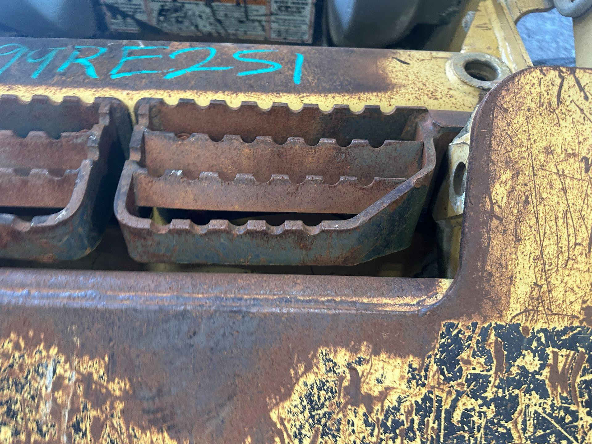 207-9731 | CAT 242B Step for Sale