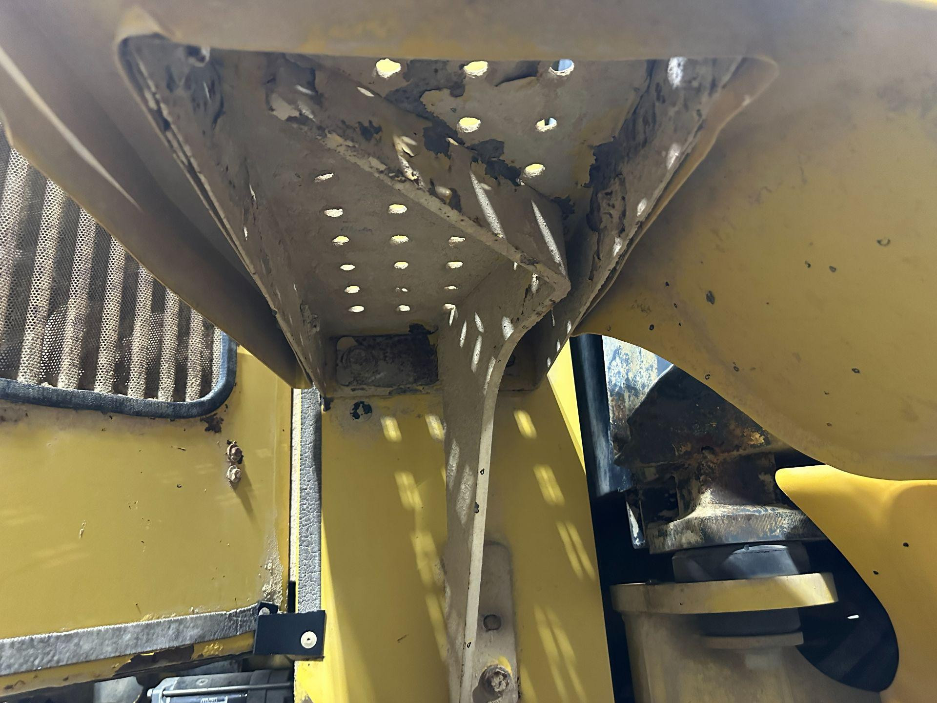 AT223341 | John Deere 644H Step for Sale