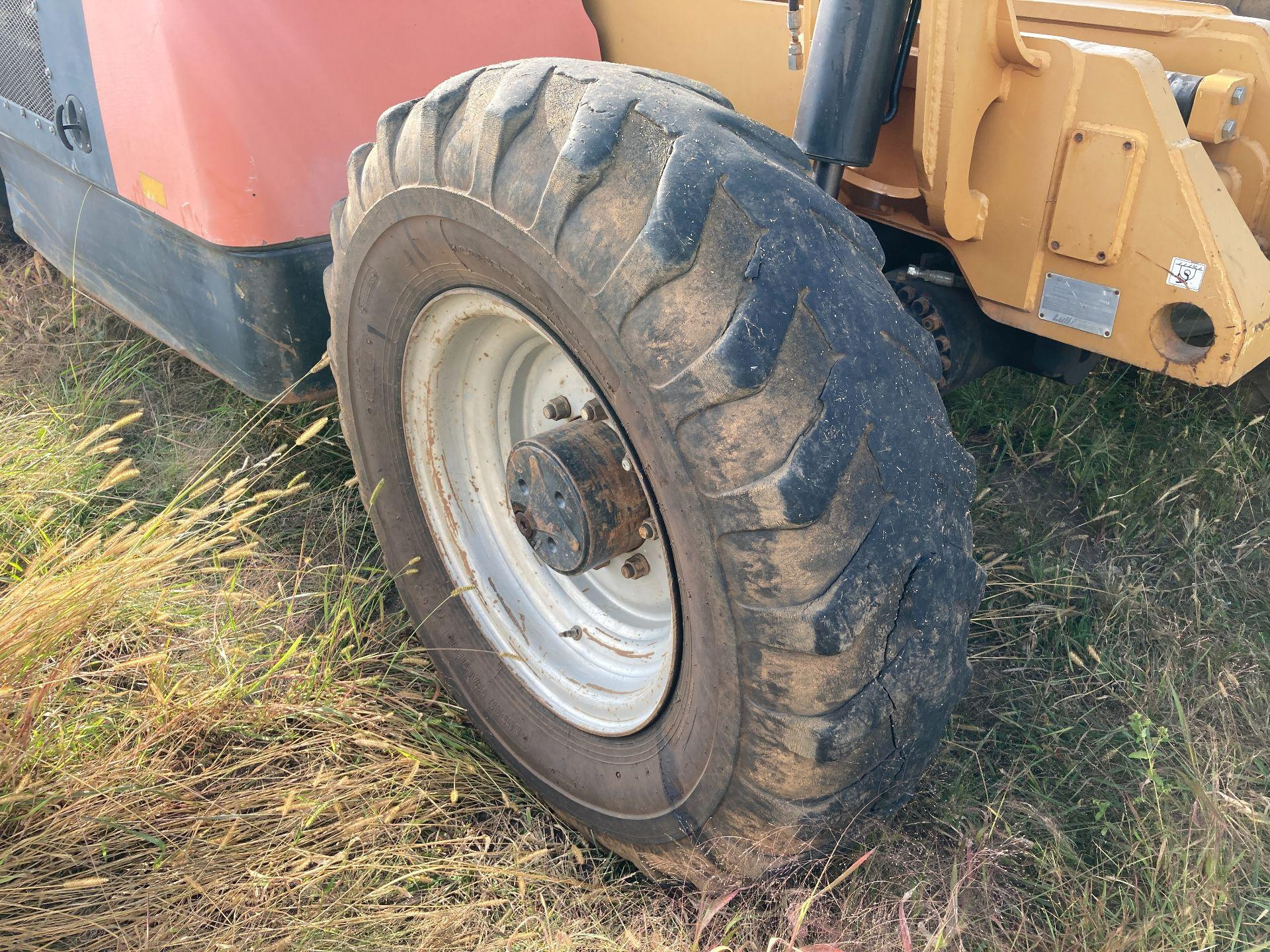 7301845 | Lull 644E42 Tire and Rim for Sale