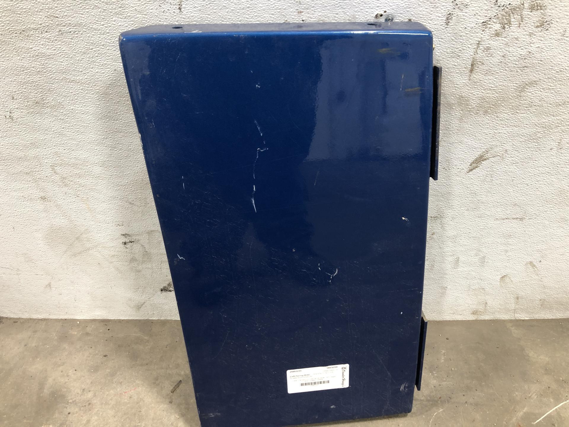 Kenworth T680 Side Fairing/Cab Extender for Sale