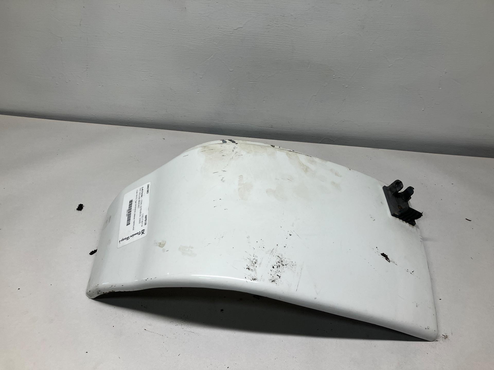 L35-6021 | Peterbilt 386 Fender for Sale