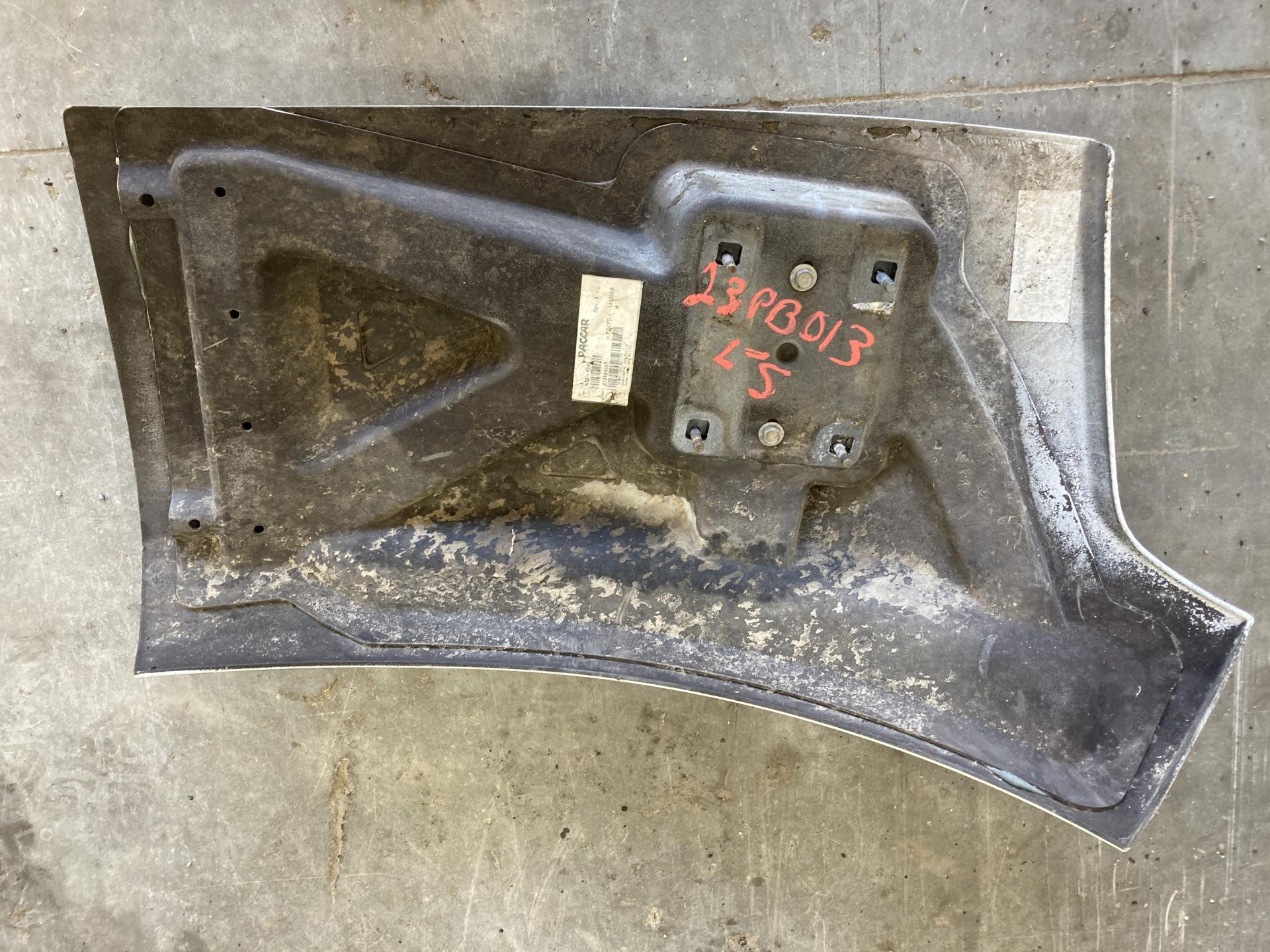 N35-6045 | Peterbilt 579 Fender for Sale