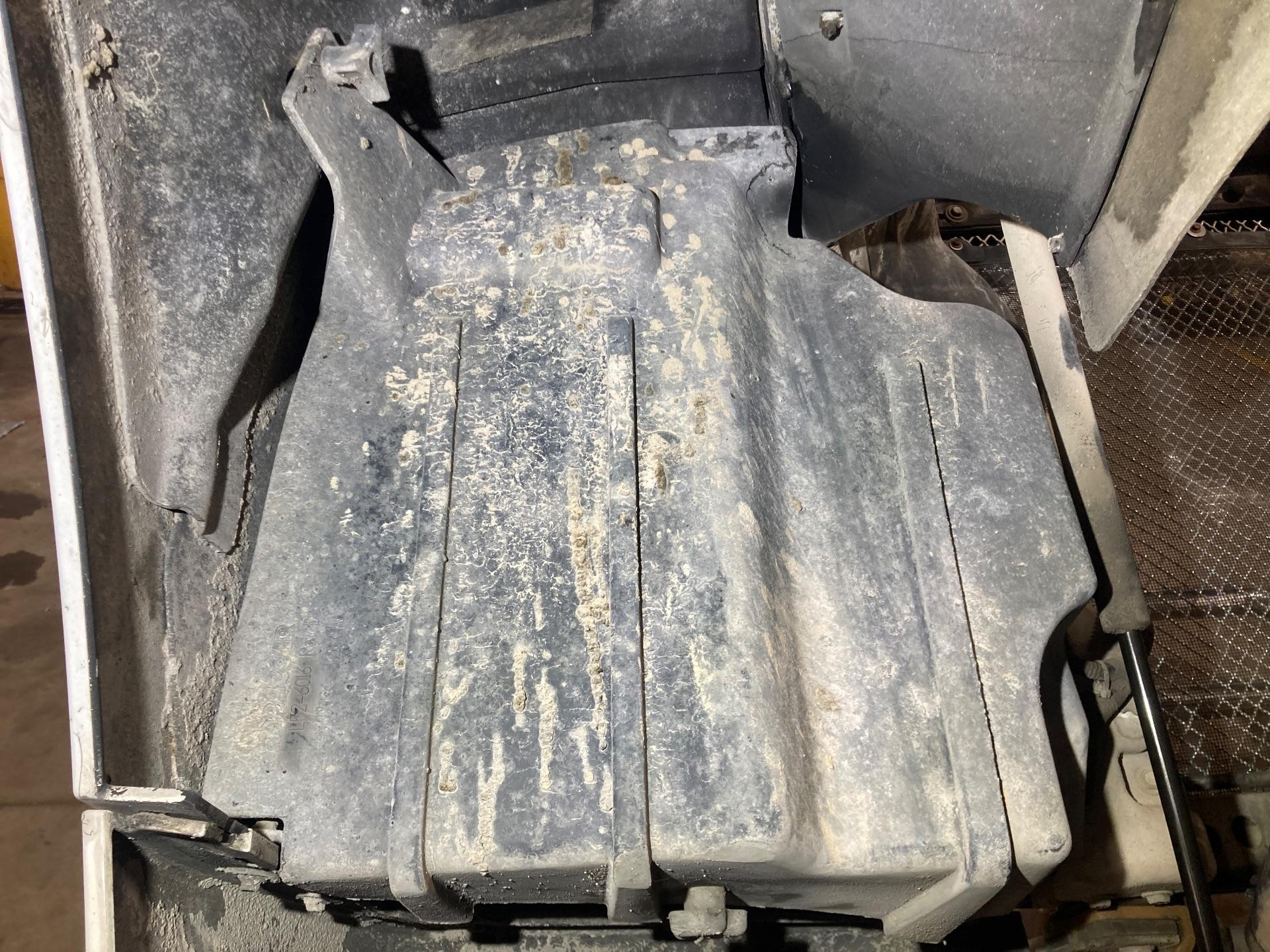 L52-6016 | Kenworth T880 Inner Fender for Sale