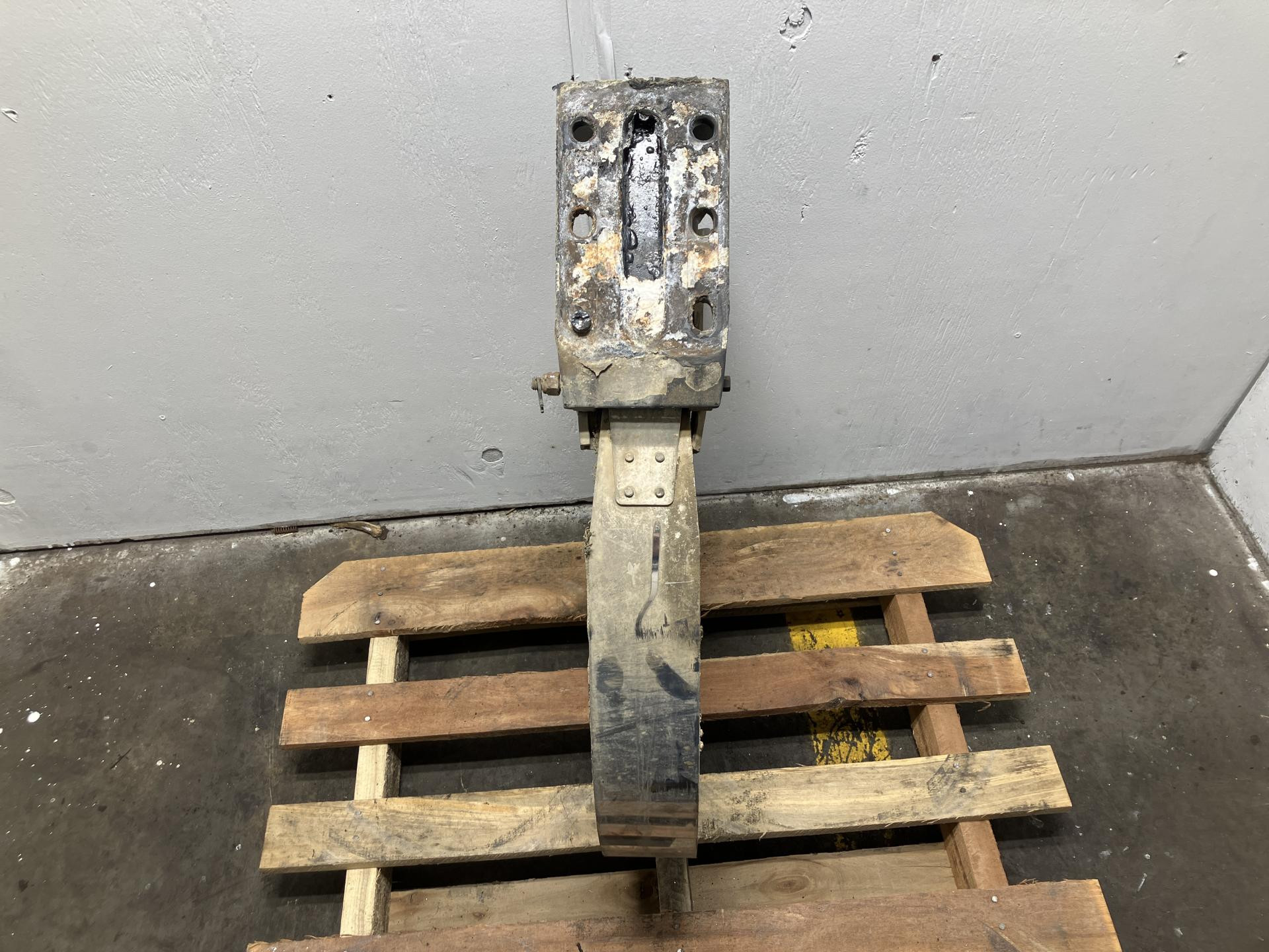 Peterbilt 386 Fuel Tank Strap for Sale