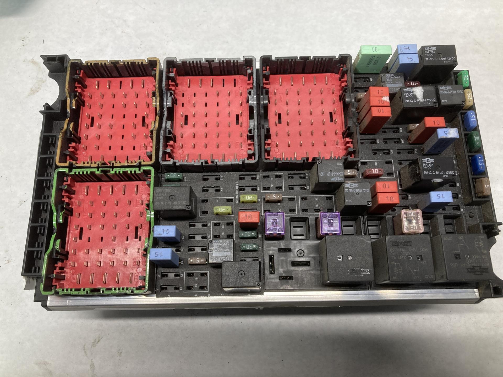 p27-1209-01010 | Peterbilt 567 Fuse Box for Sale