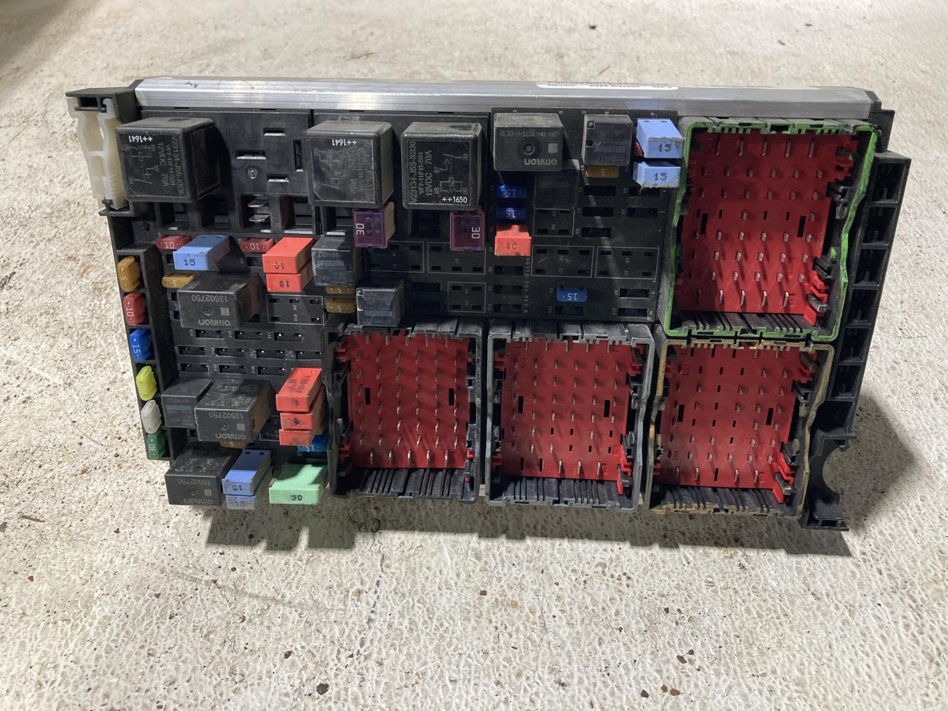 P27-1209-01010 | Peterbilt 579 Fuse Box for Sale