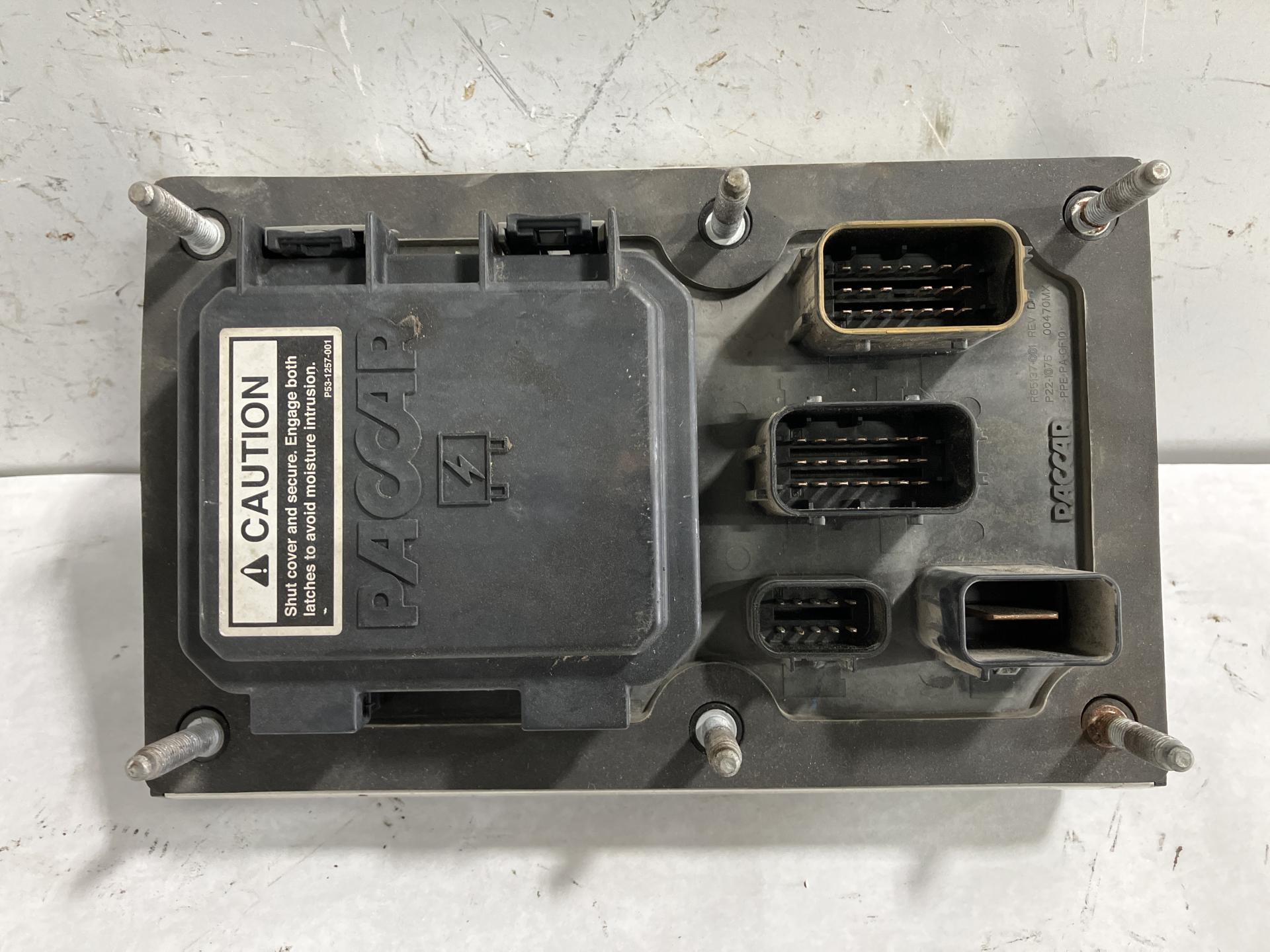 P27-1147-0401 | Kenworth T680 Fuse Box for Sale