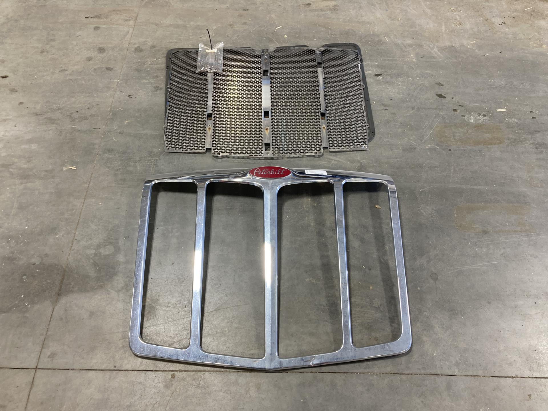 L29-6157-100 | Peterbilt 579 Grille for Sale
