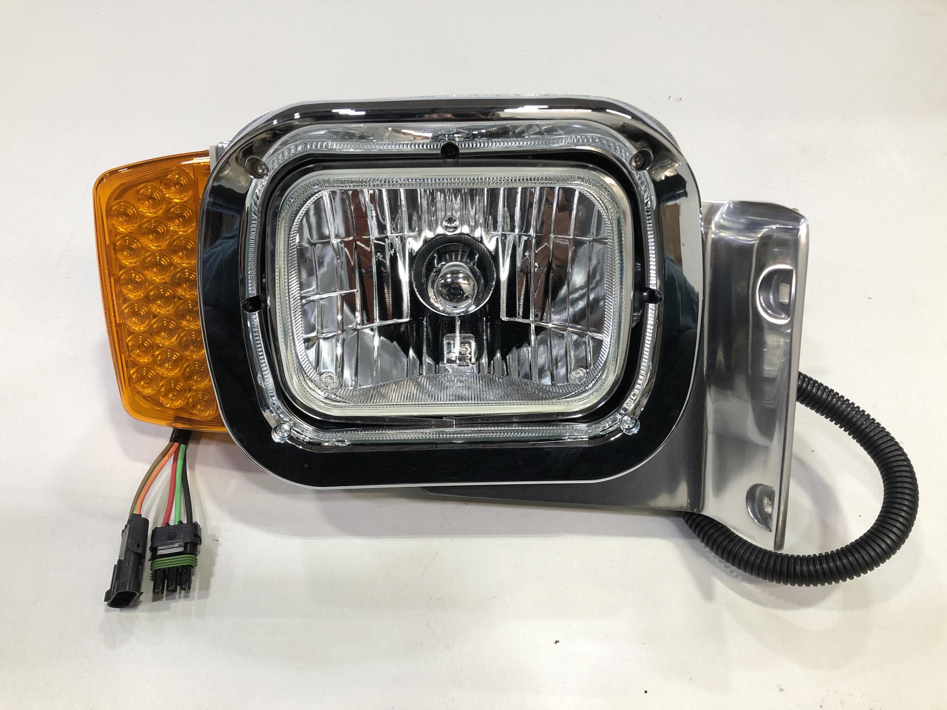 P54-6079-002R-P | Peterbilt 379 Headlamp for Sale