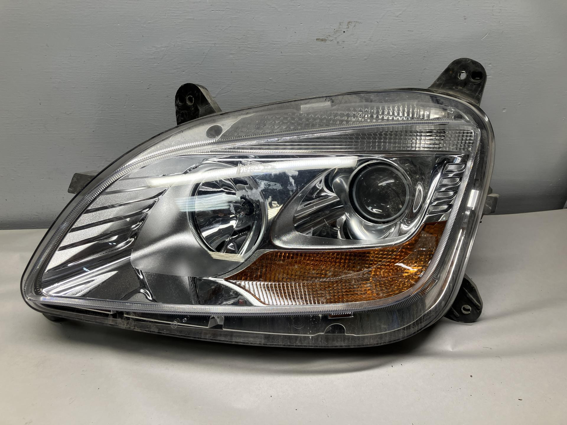 P54-6163-100 | Peterbilt 579 Headlamp for Sale