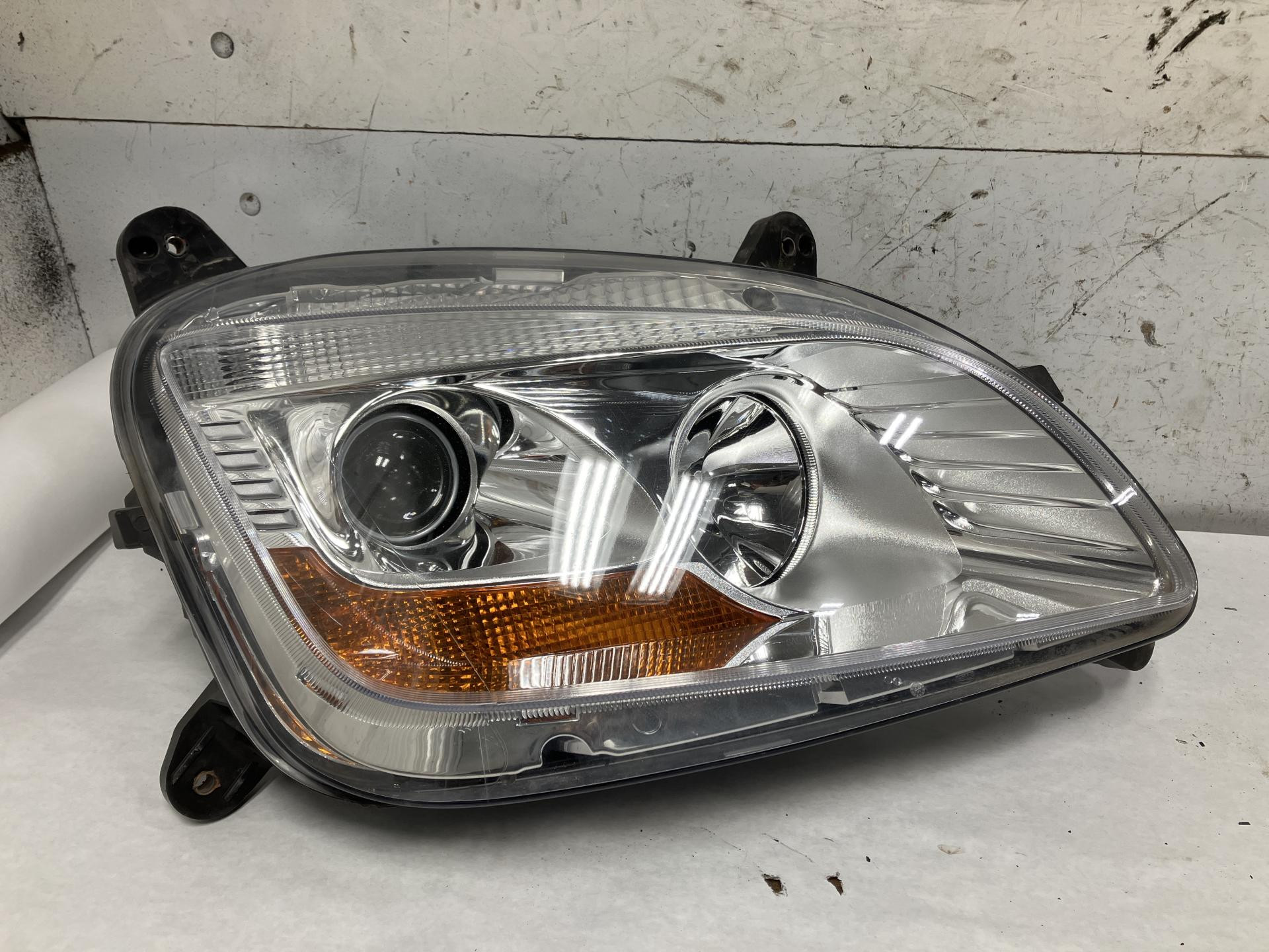 P54-6163-110R | Peterbilt 579 Headlamp for Sale