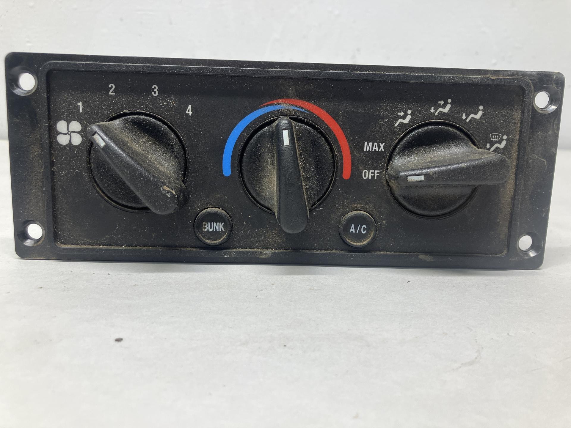 3518703C93 | International 9400 Heater & AC Temperature Control