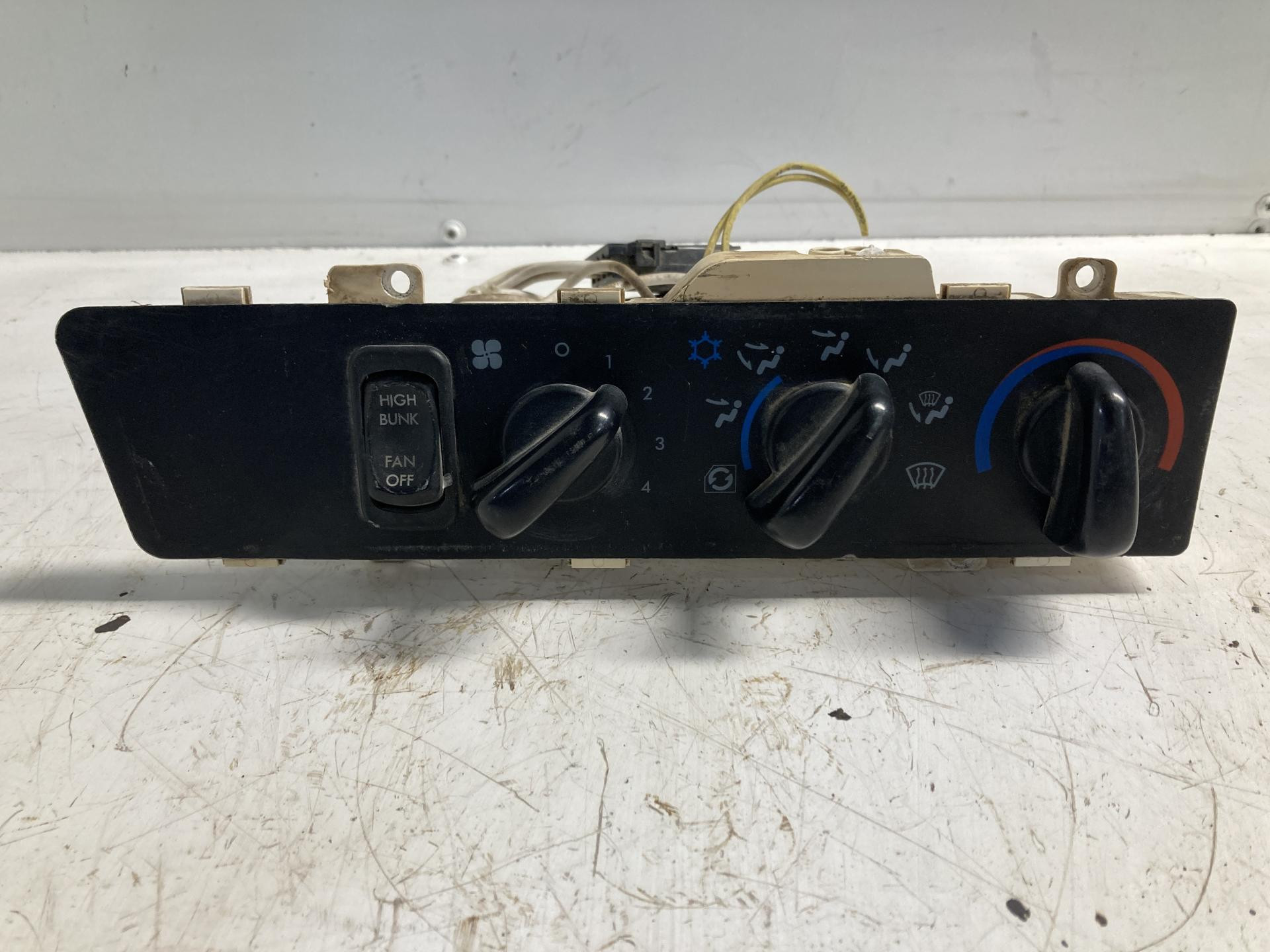 Freightliner C120 CENTURY Heater & AC Temperature Control for Sale