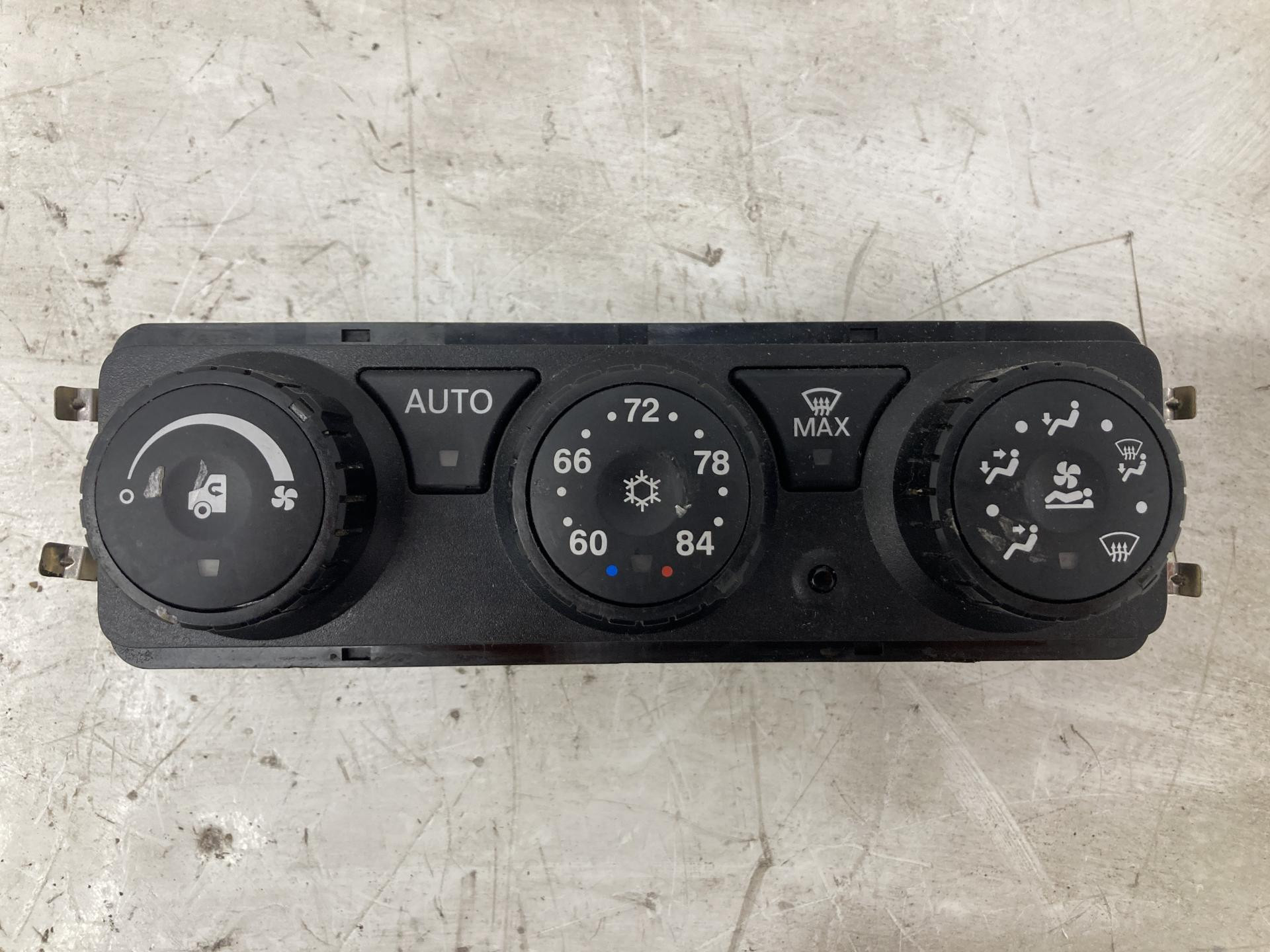 F21-1047-20012C | Kenworth T680 Heater & AC Temperature