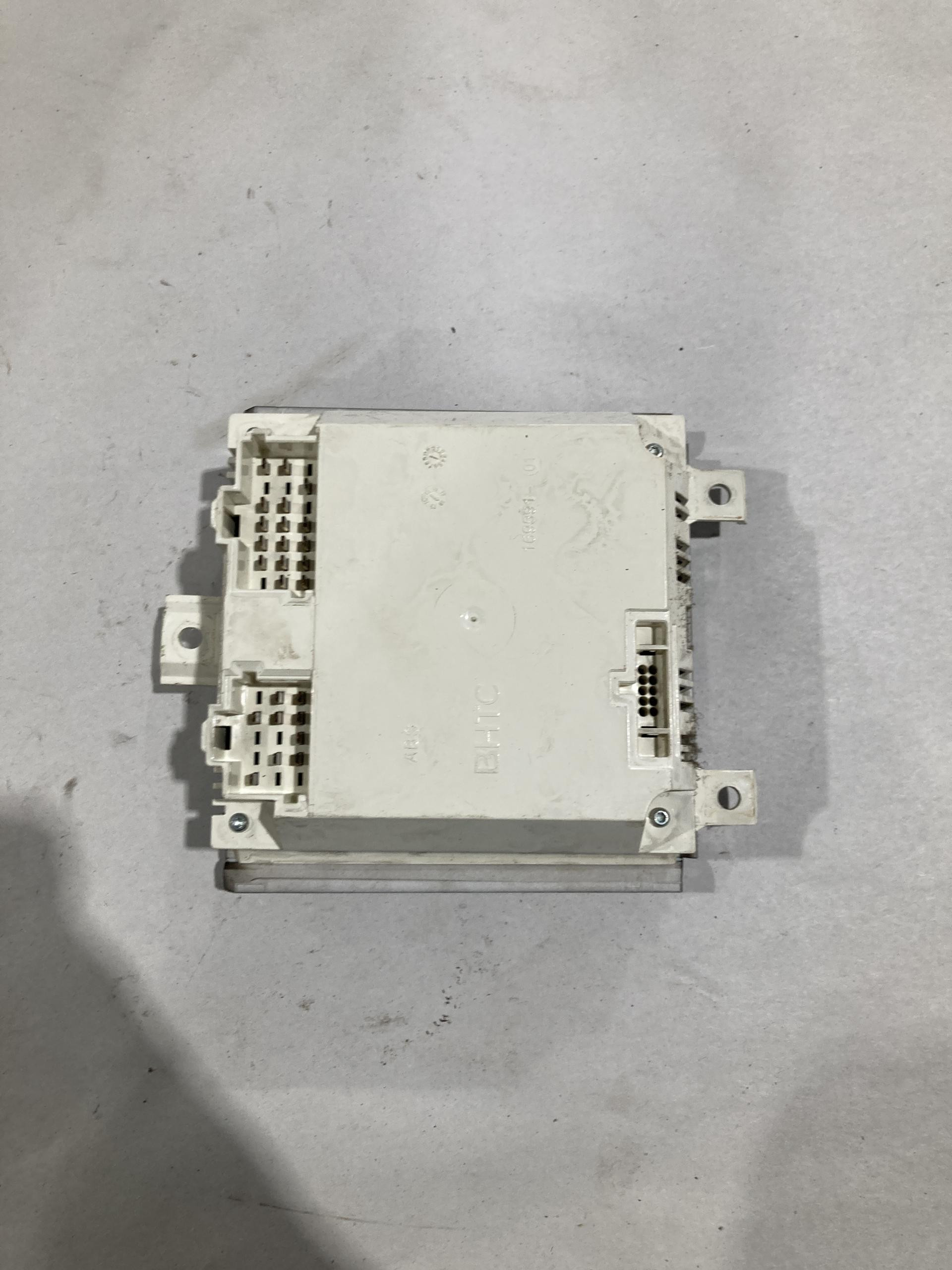 84732237 | Volvo VNL Heater & AC Temperature Control for Sale