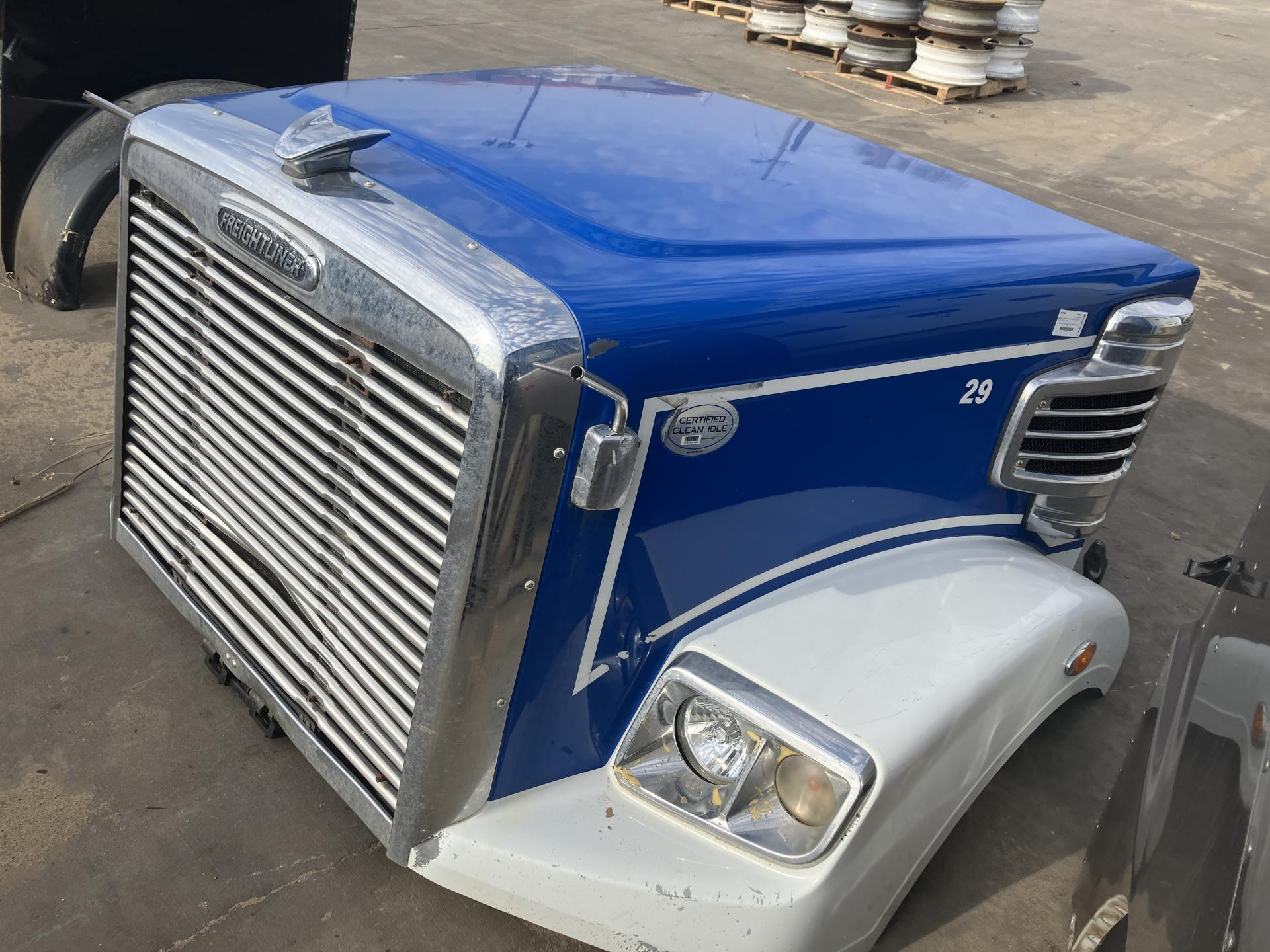 Freightliner 122SD Hood for Sale