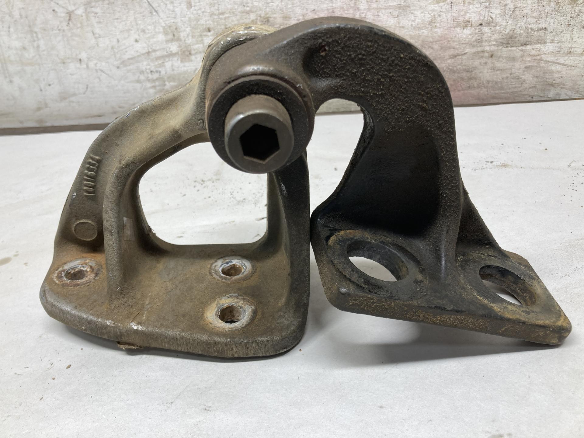 L48-6033 | Peterbilt 389 Hood Hinge for Sale