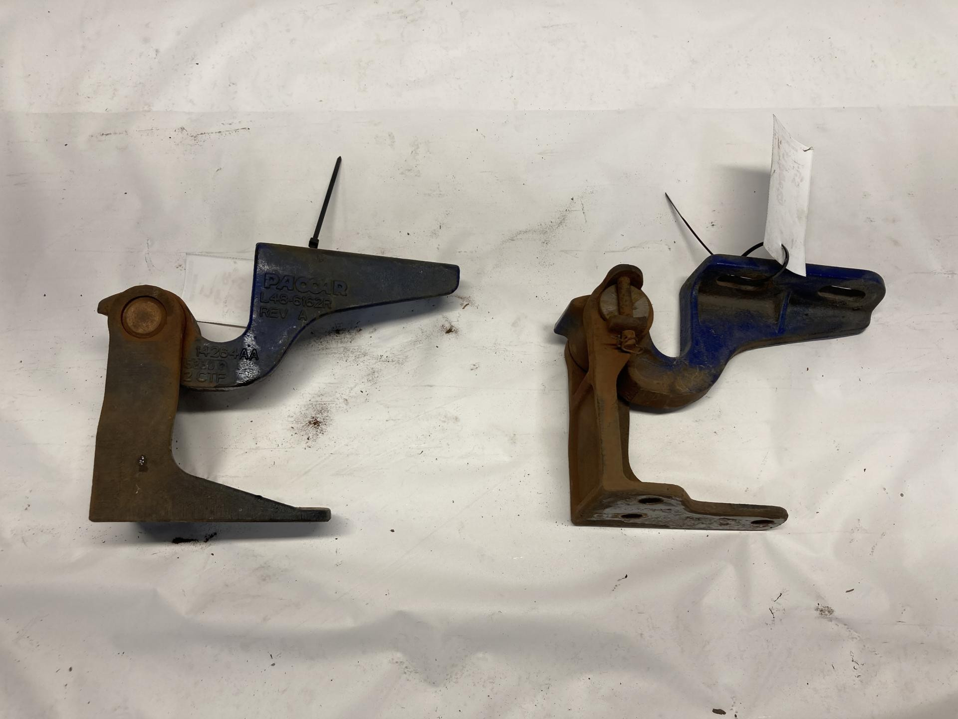 Peterbilt 567 Hood Hinge for Sale