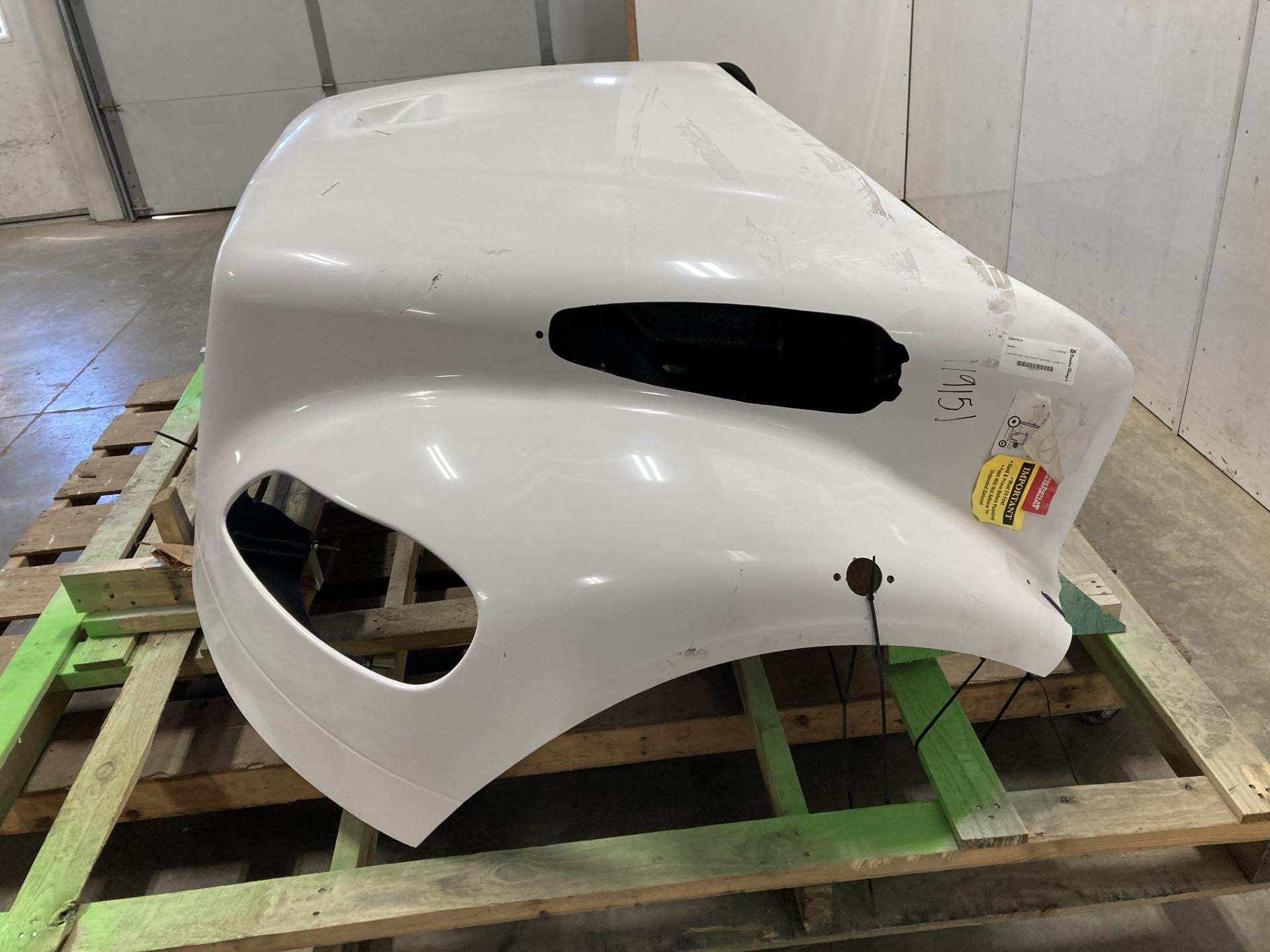 FL28 | Freightliner M2 106 Hood for Sale