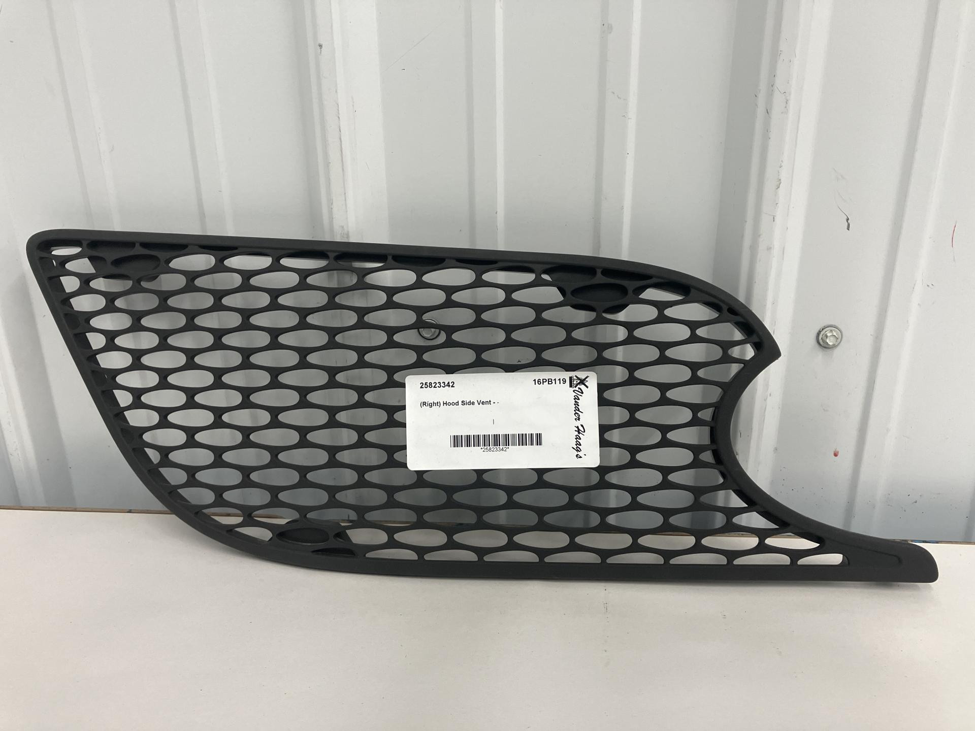 Peterbilt 579 Hood Side Vent for Sale