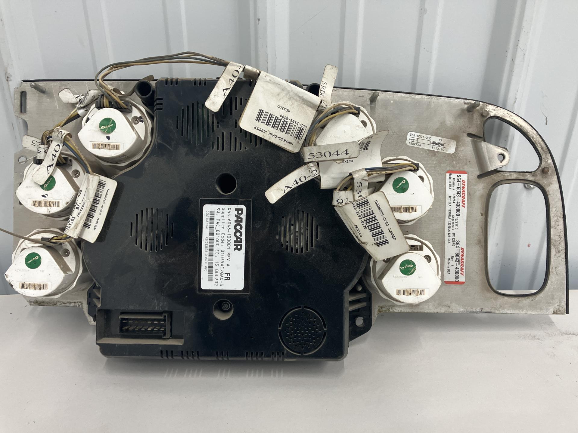 Q43-6046-100001 | Peterbilt 386 Speedometer Instrument