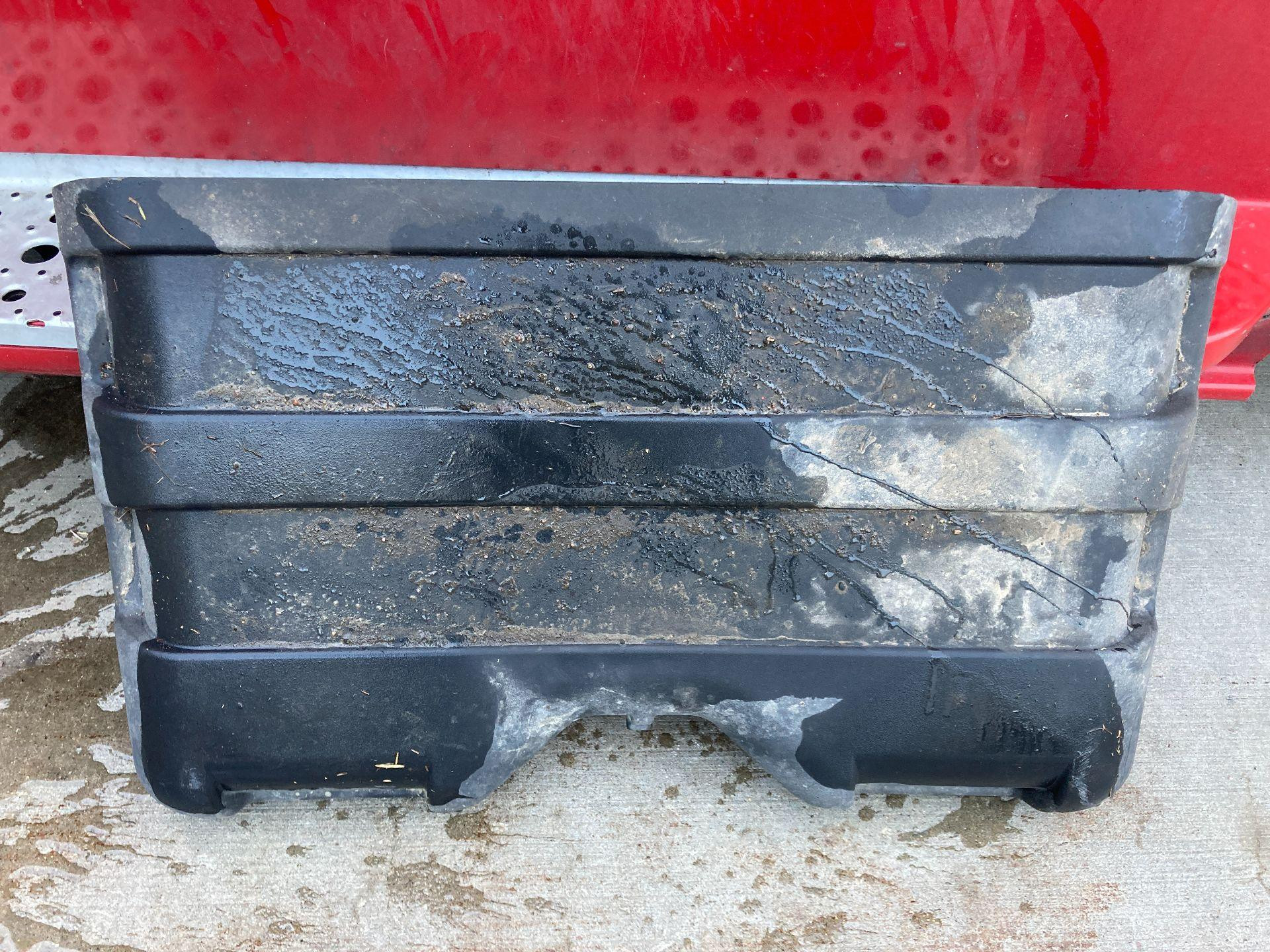 thumbnail image 2 of Battery Box Cover For Freightliner - Automann 564.46952 / 0677952000 06-77952-000 2 of 6
